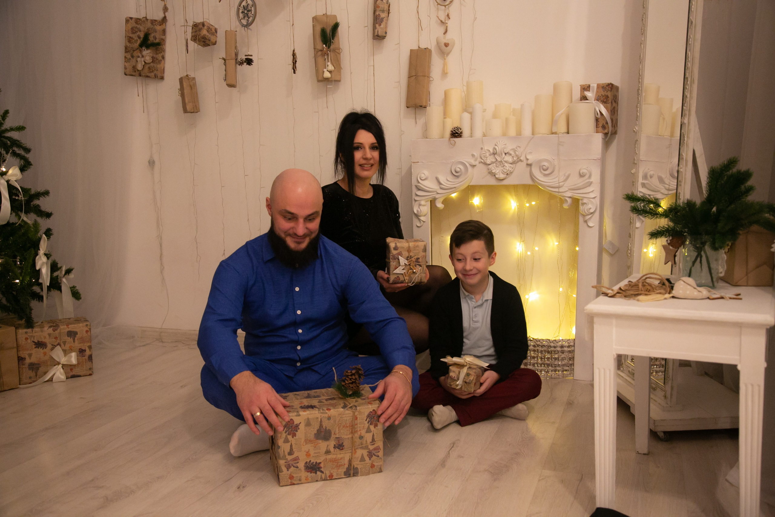 Новогодняя студия семейная. Фотограф Надежда Абаренова