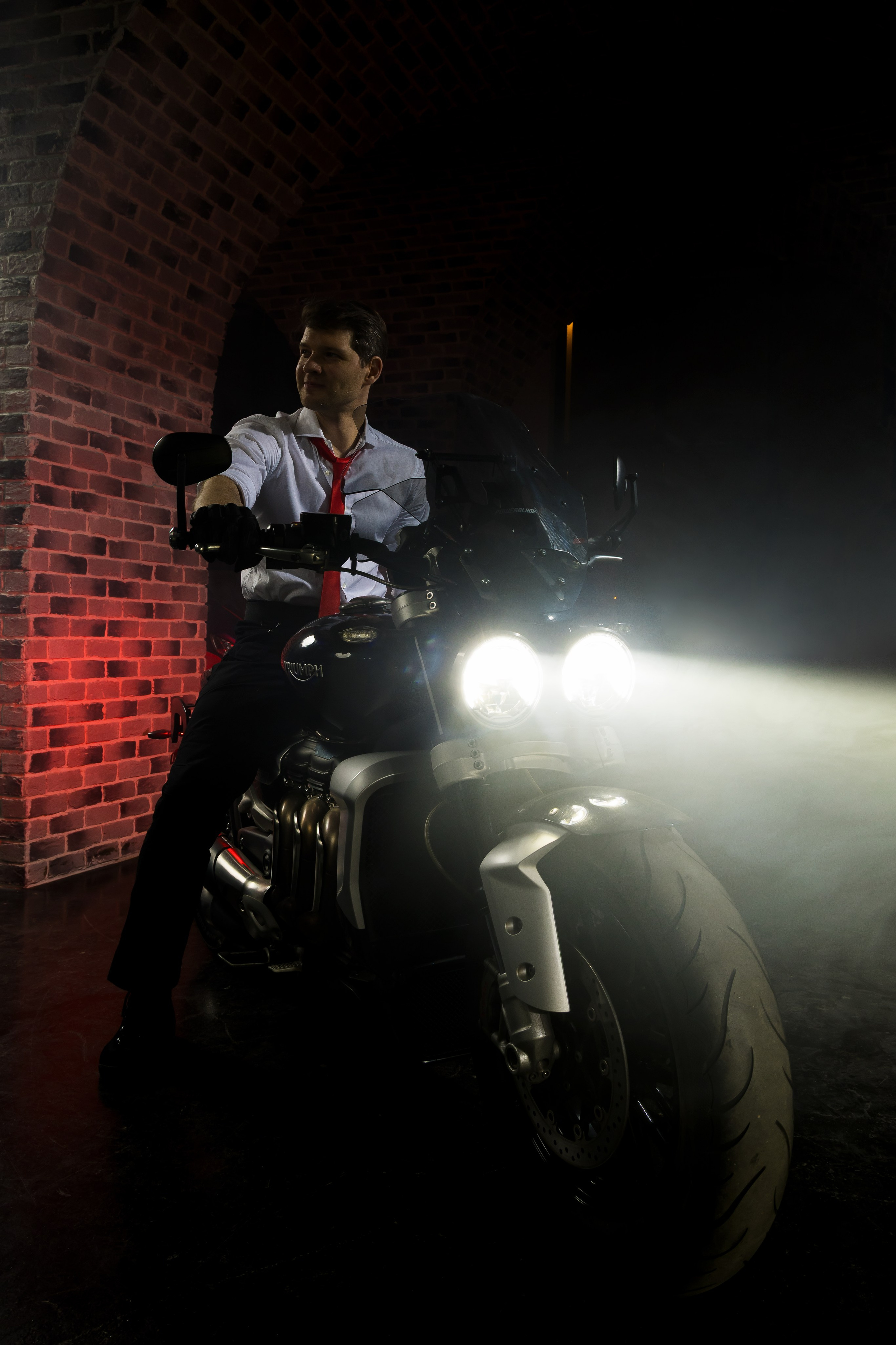 LANKARRA мотоблоггер. Photomantis