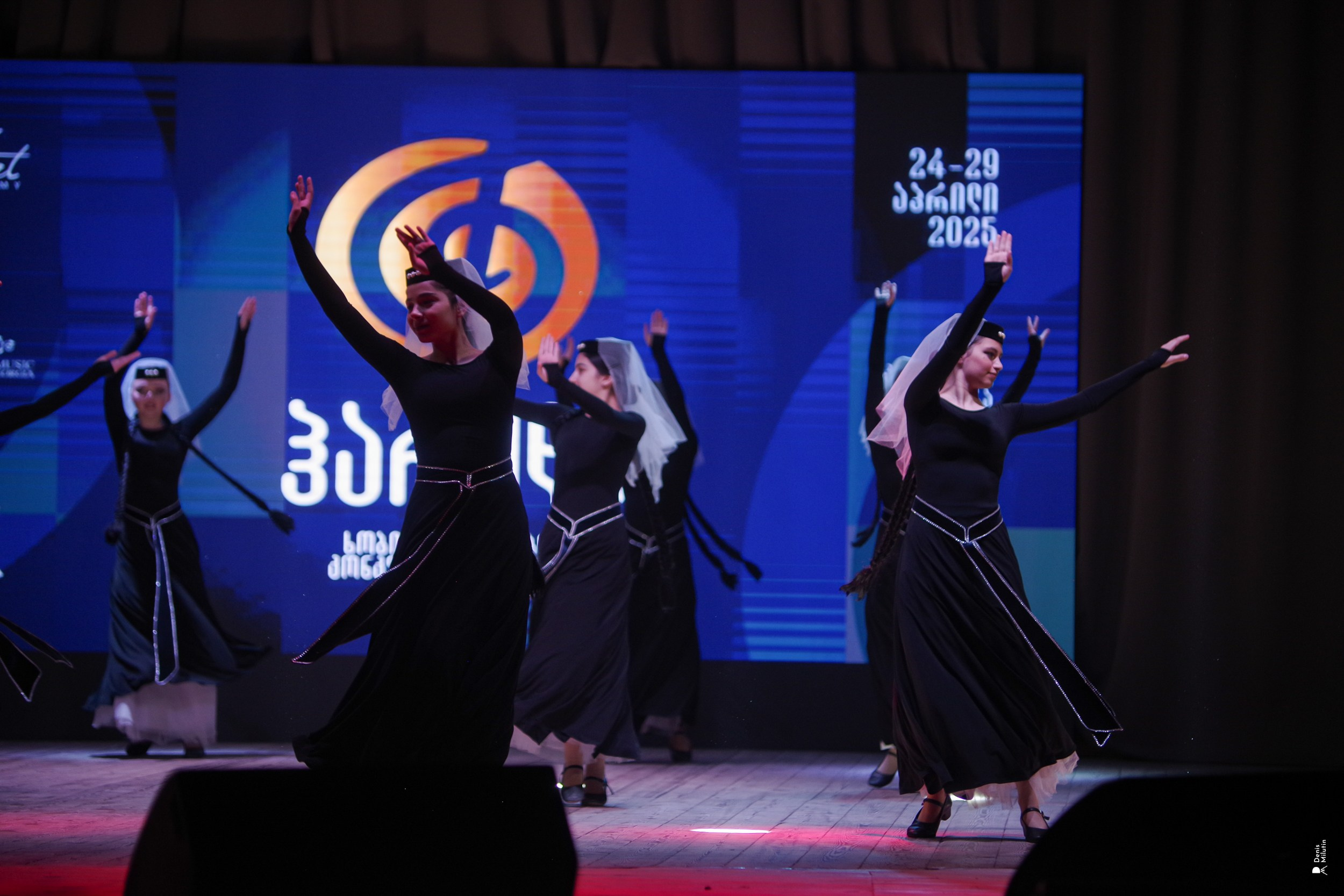 Танцы в Хоби. Портретный фотограф Денис Милютин