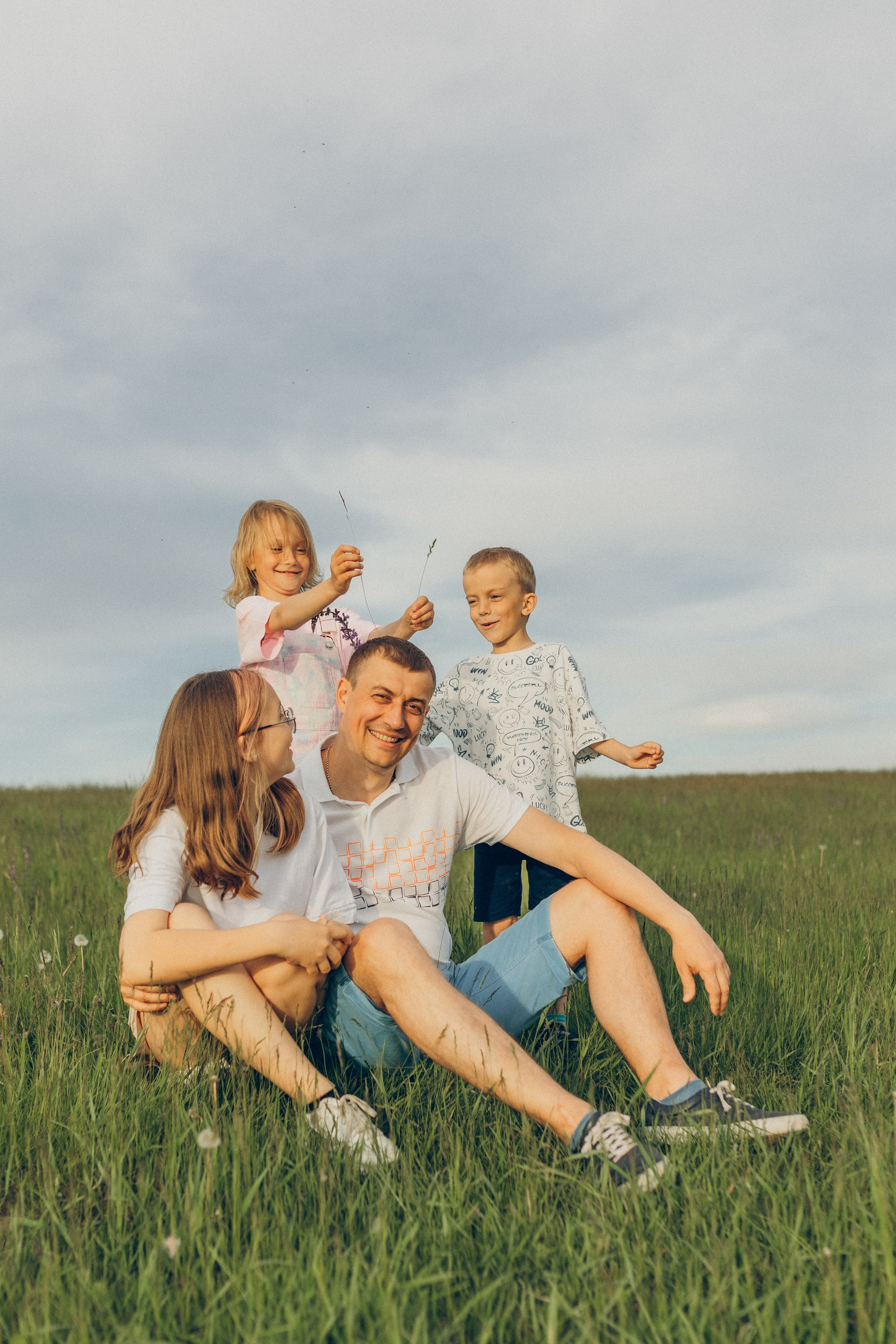 Иван, София, Лилия и Егор. Семейный фотограф lifestyle в Новосибирске Елена Шпилевая