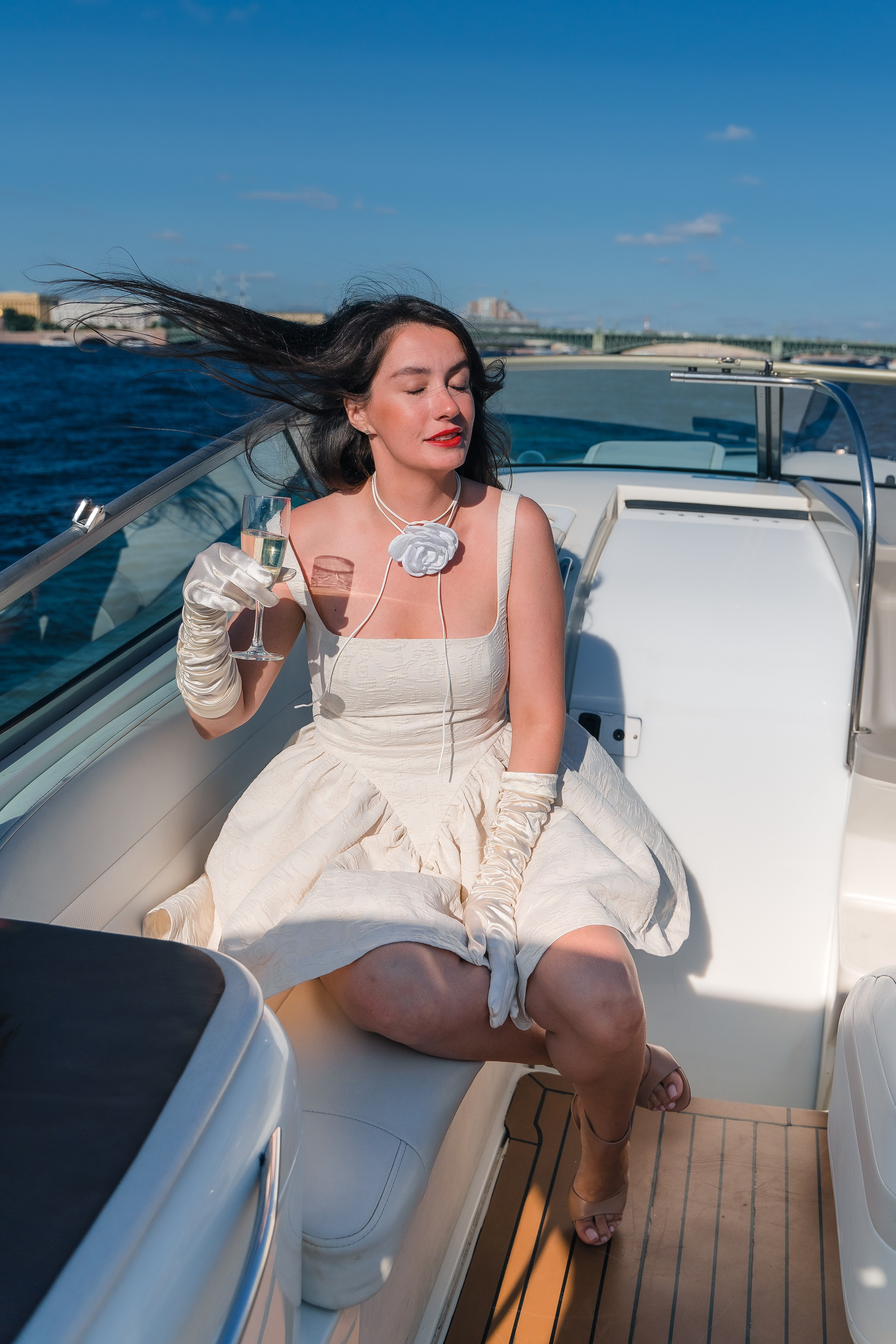 Фотосъемка девичника, встреча девушек, веселые женские портреты