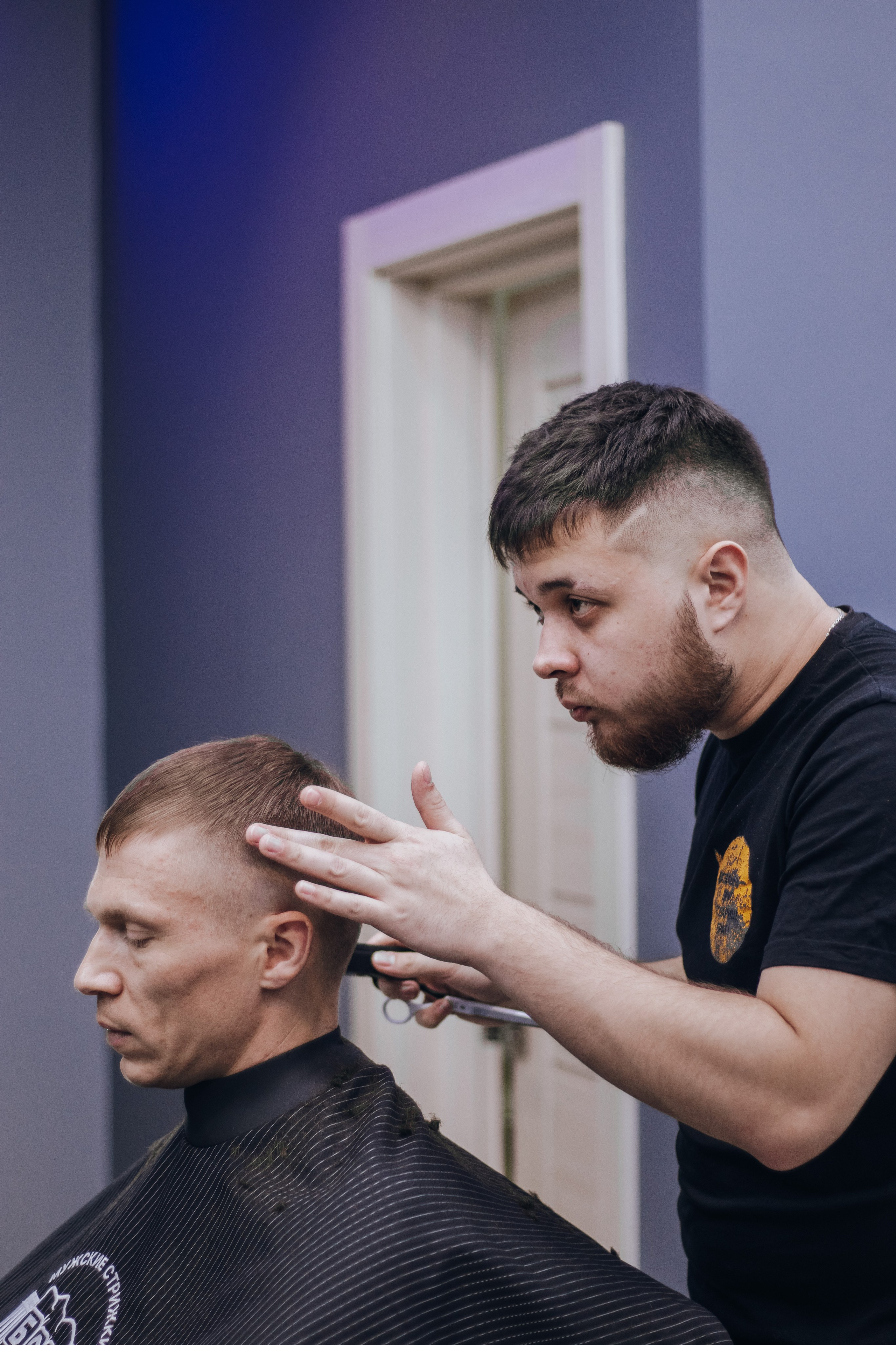 Barbershop Dad. Content shooting. KRIS KRUPINNIKOVA