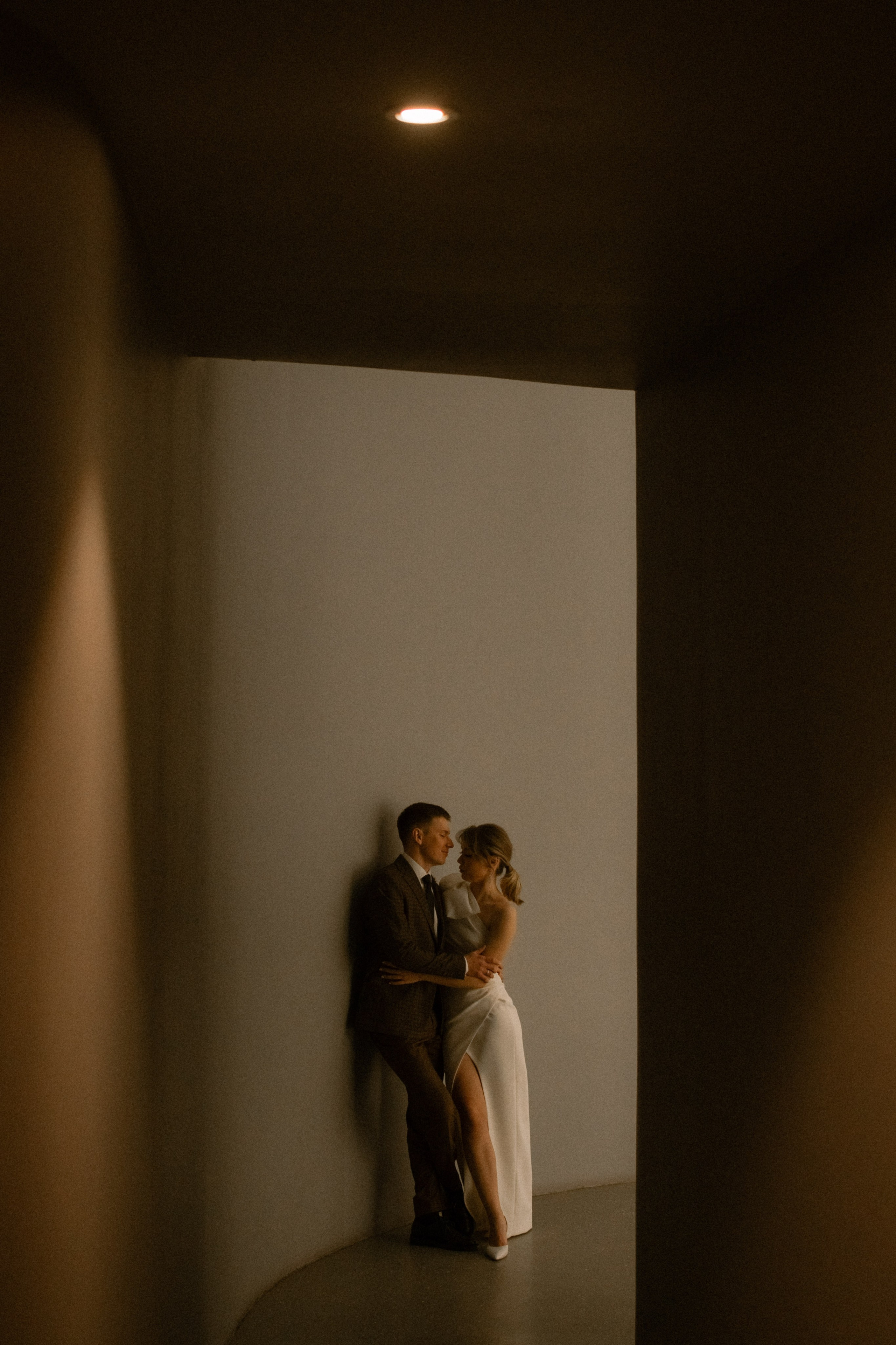 Свадебная прогулка в кинотеатре Рекорд. Свадебный фотограф Нижний Новгород Фатичев Артем