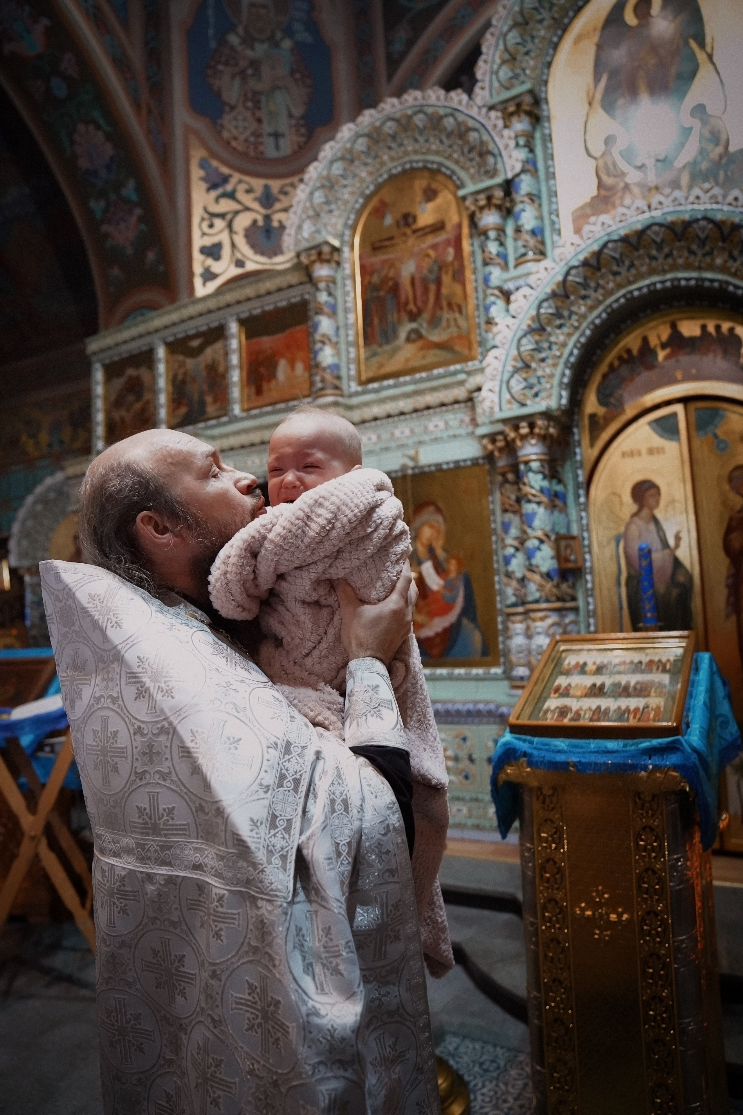 Крещение. Детский и семейный фотограф в Екатеринбурге. Студия «Сюжеты»