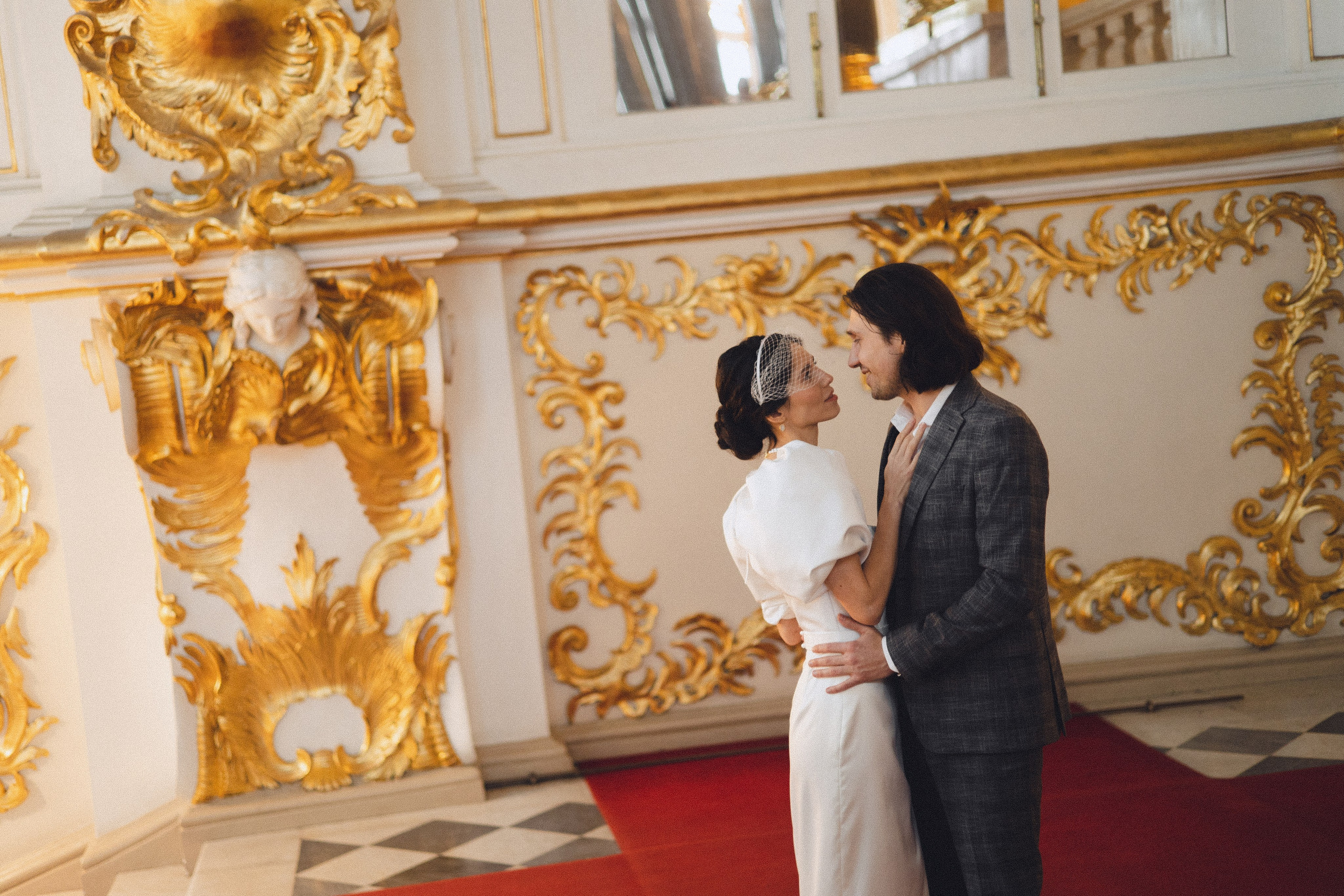 Свадебная съемка в Эрмитаже. Фотограф в Санкт-Петербурге Осокина Елизавета