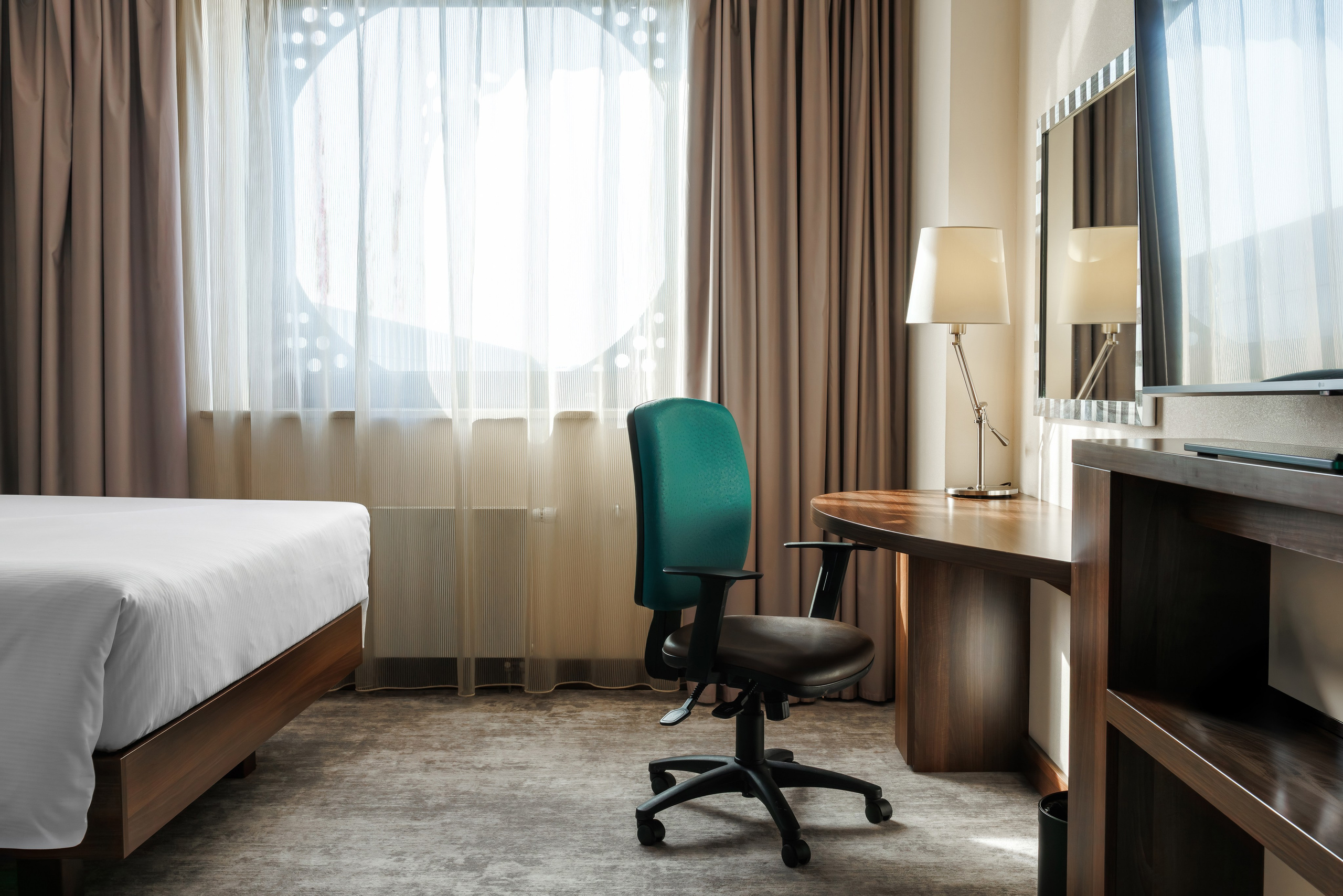 Hampton by Hilton Saint Petersburg ExpoForum 3*. Коммерческий фотограф в Санкт-Петербурге | Фуд, интерьерная и рекламная съемка | Влад Жолудев