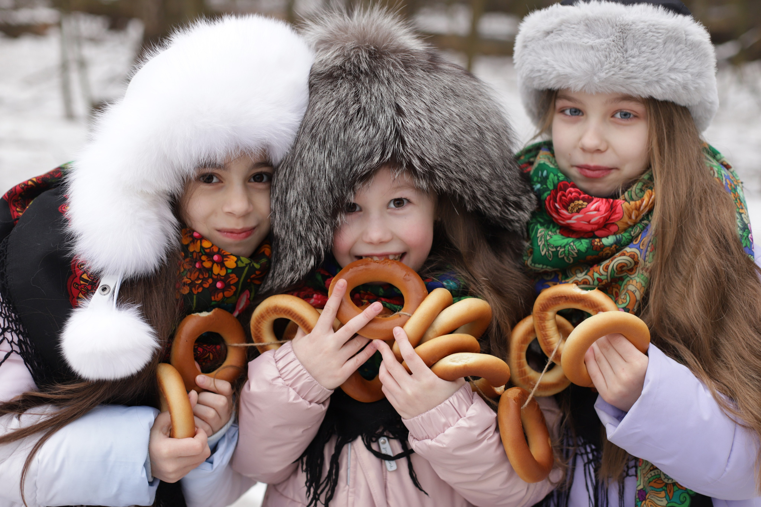 Девчёнки в павлопосадских платках и мальчишка. Диана Николаева — фотограф город Балашиха