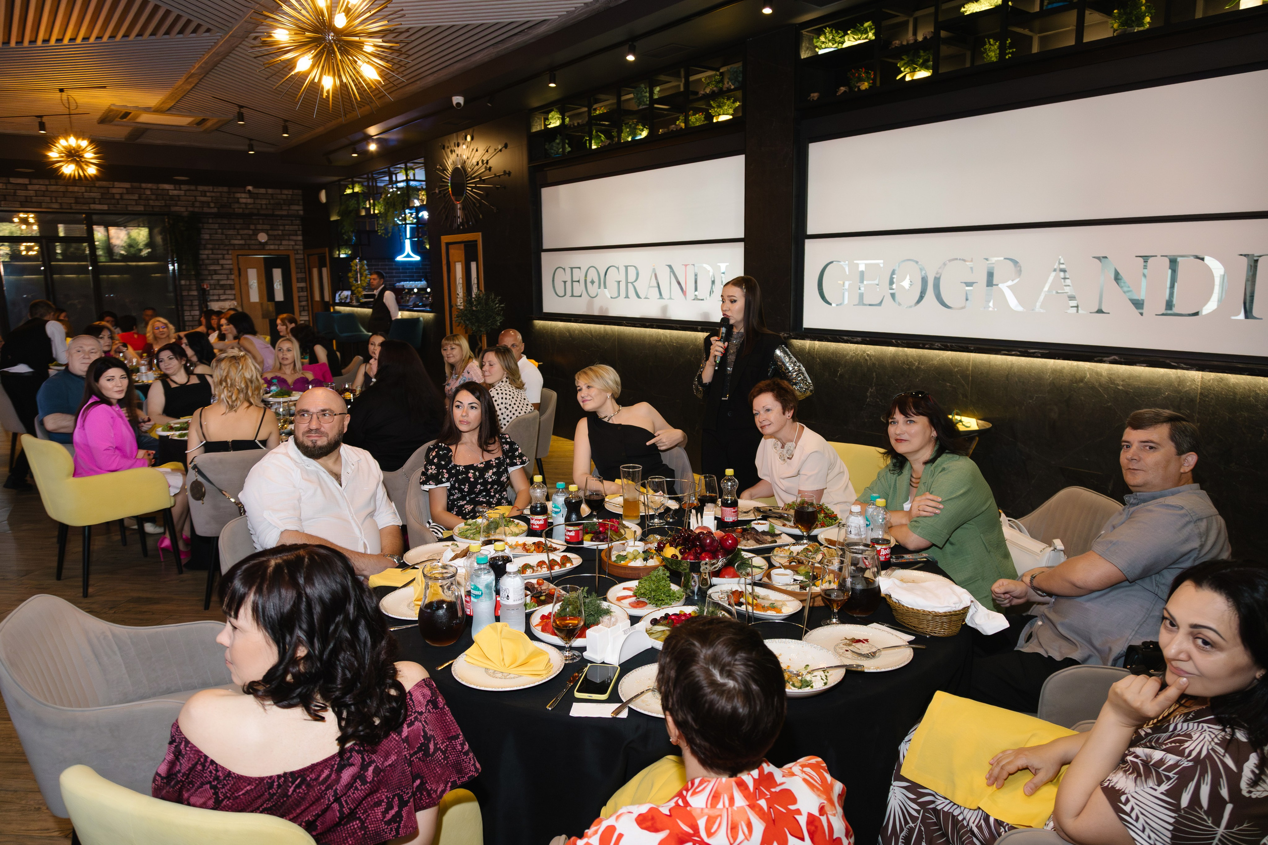 Выпускной 9В класса 2025. Артур Иликчян — Wedding & Event фотограф в Краснодаре