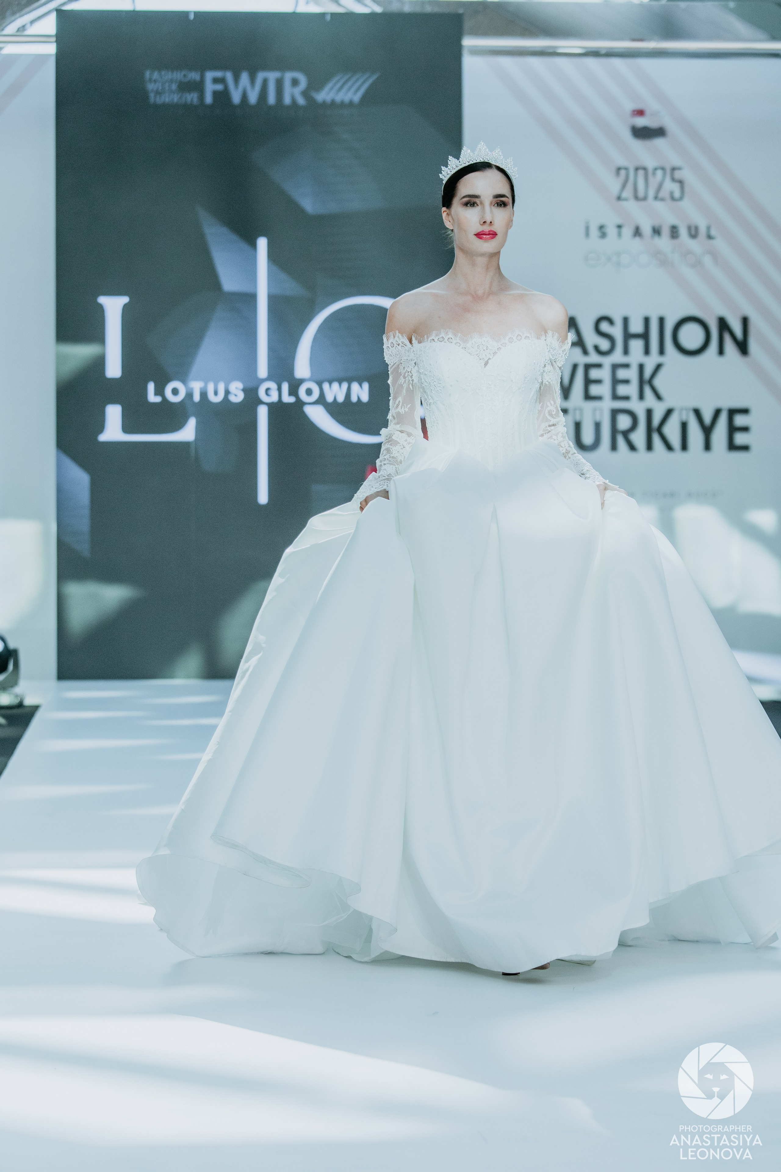 Fashion Week Türkiye [spring, 2025]. Anastasia Leonowa