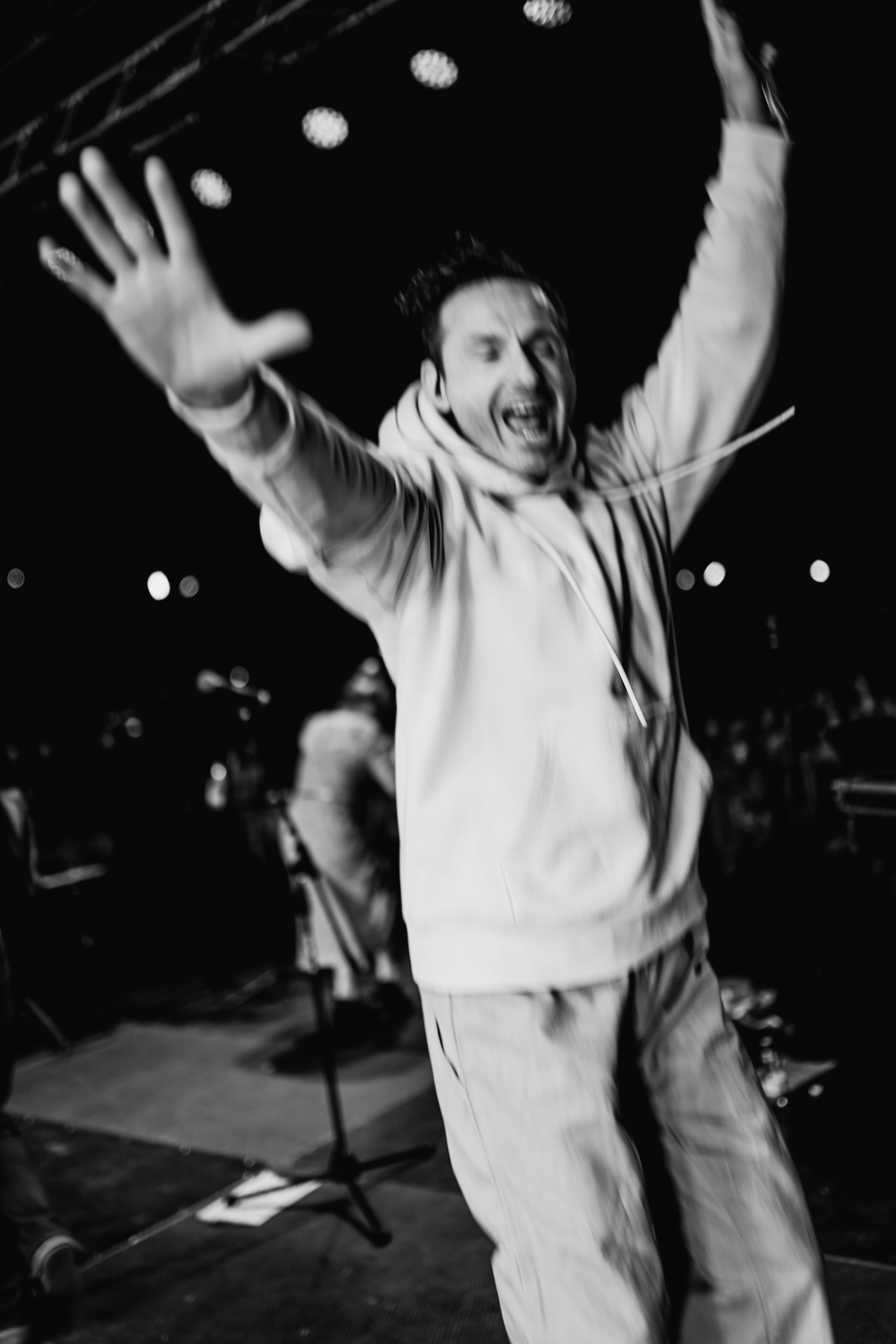 Концерт АИГЕЛ и Zventa Sventana. Евгений Бреча. Коммерческий и бэкстейдж фотограф в Москве