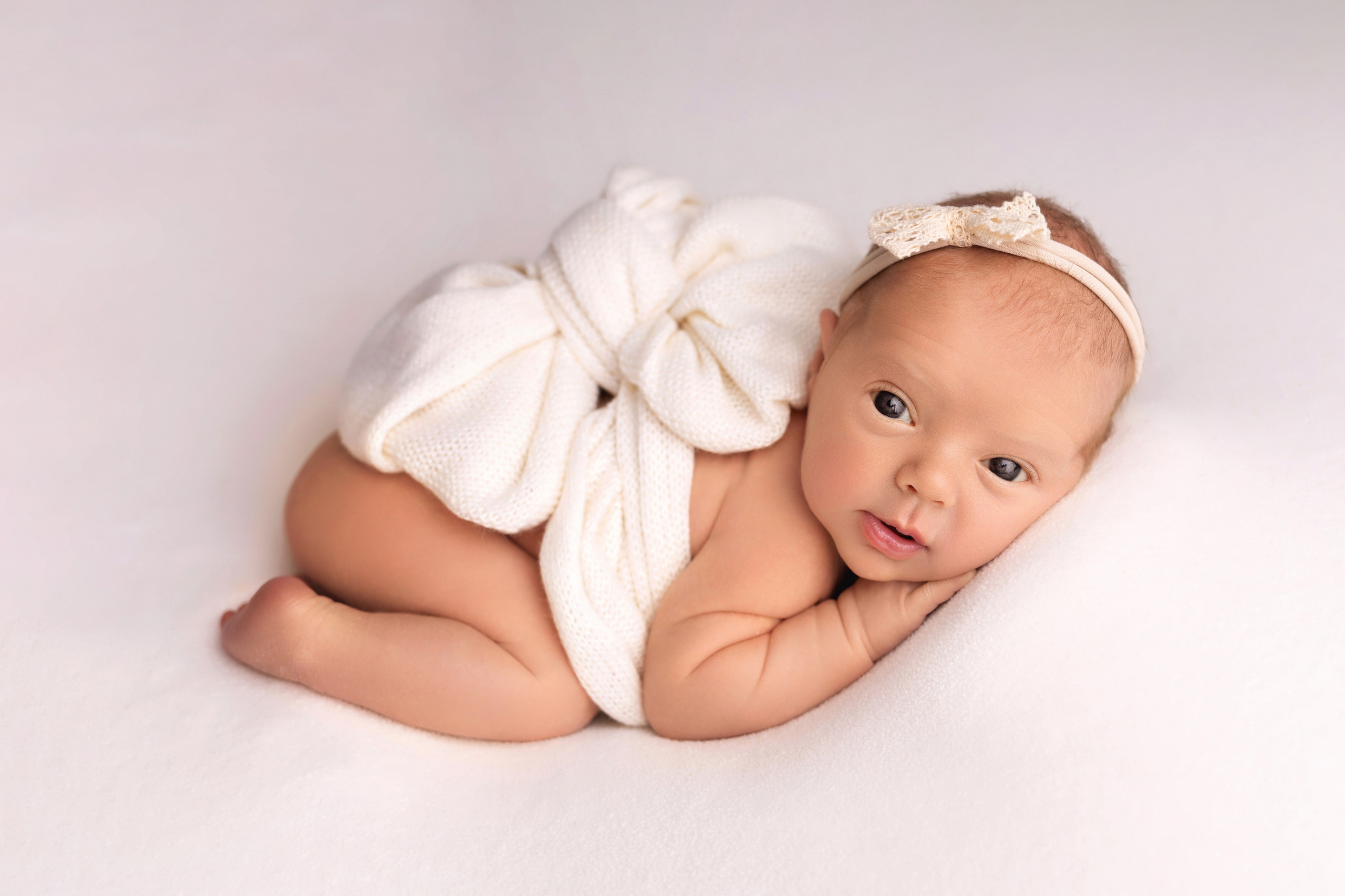 Классическая фотосессия малыша. Фотограф новорожденных малышей в Омске и Омской области Эльвира Камаева