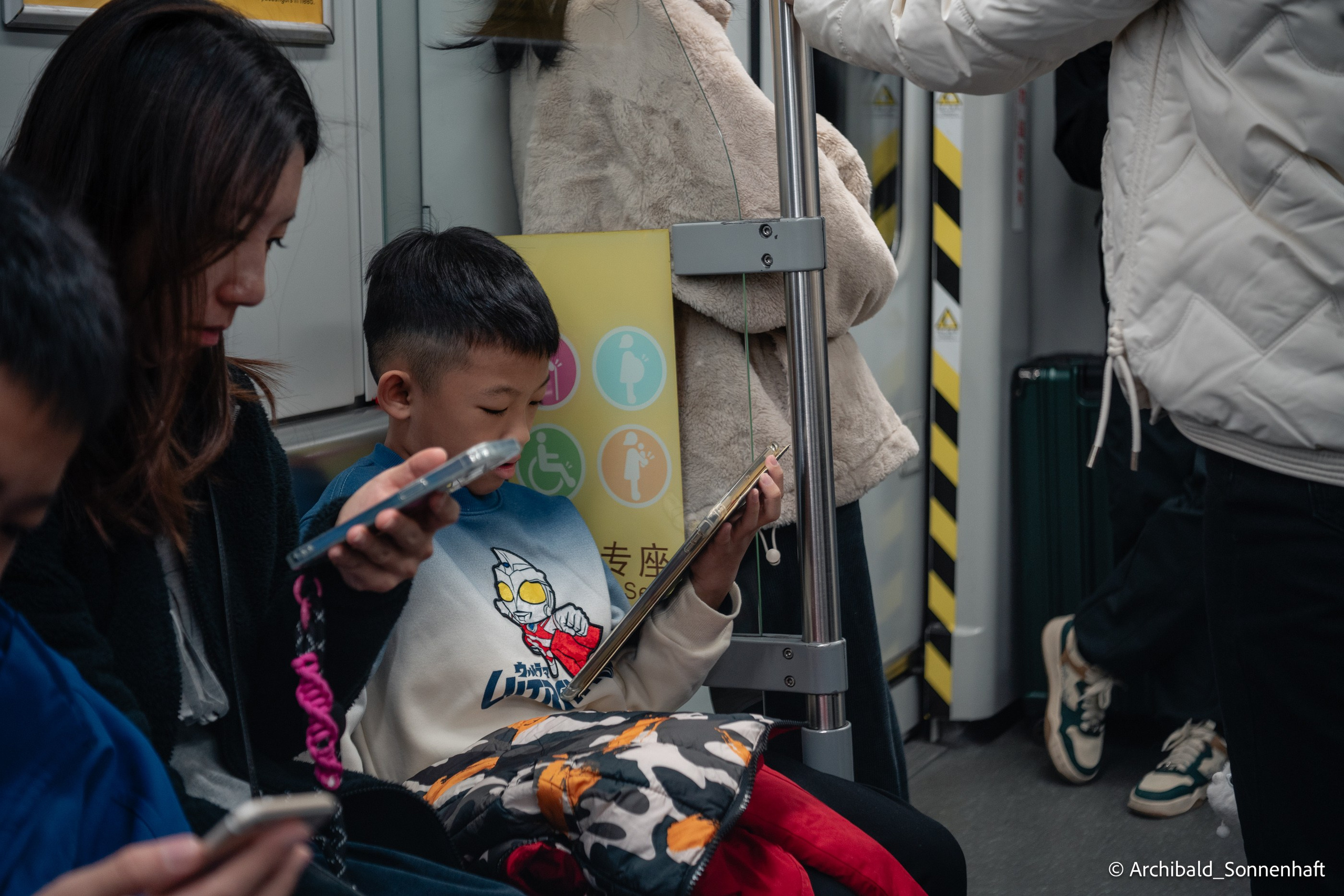 Walking in GZ, sunday. Photographer in Guangzhou, China. Archibald Sonnenhaft