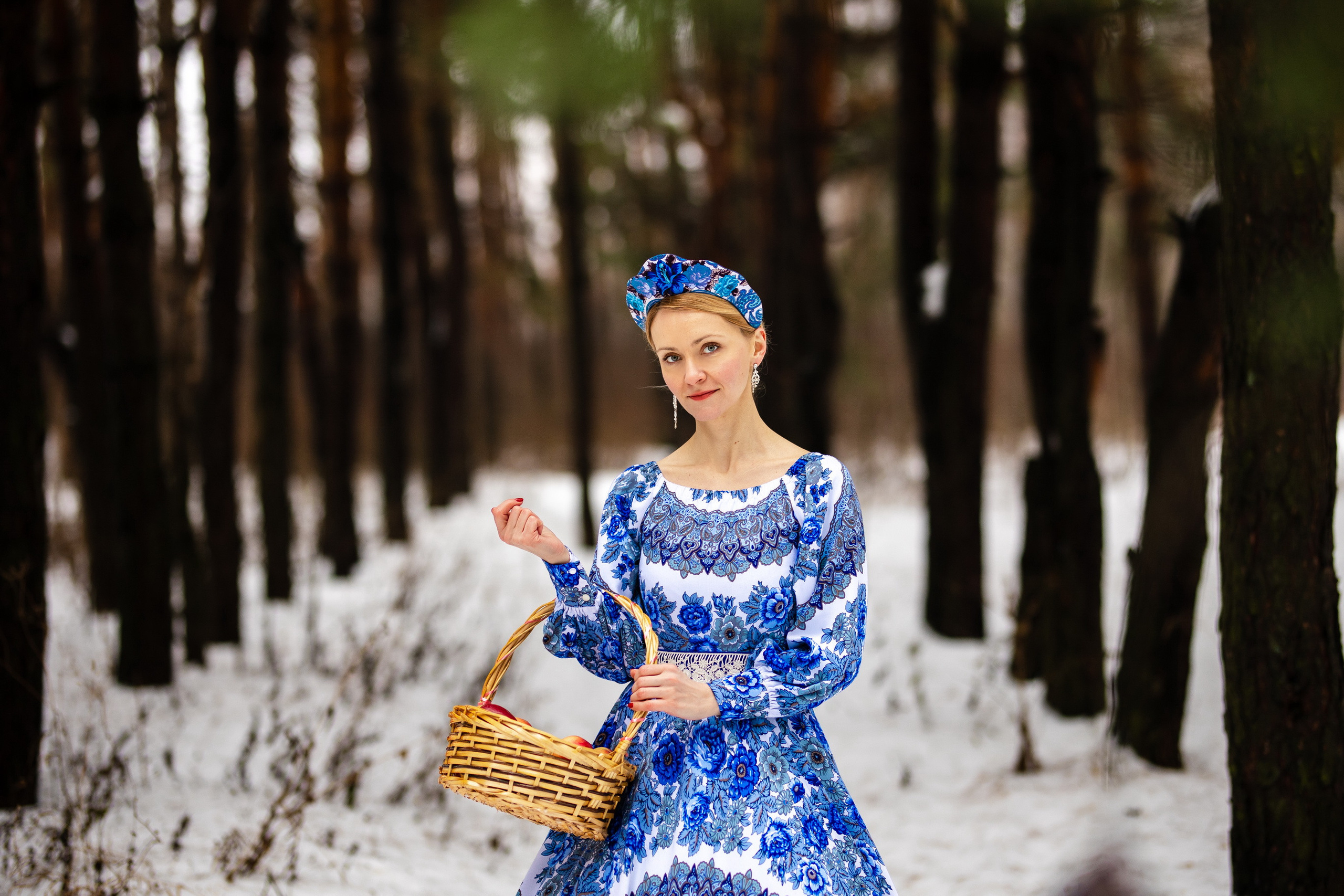 Фотосессия в русском стиле в зимнем лесу. Фотограф Сергей Лукьянов @xapeton_photo Москва