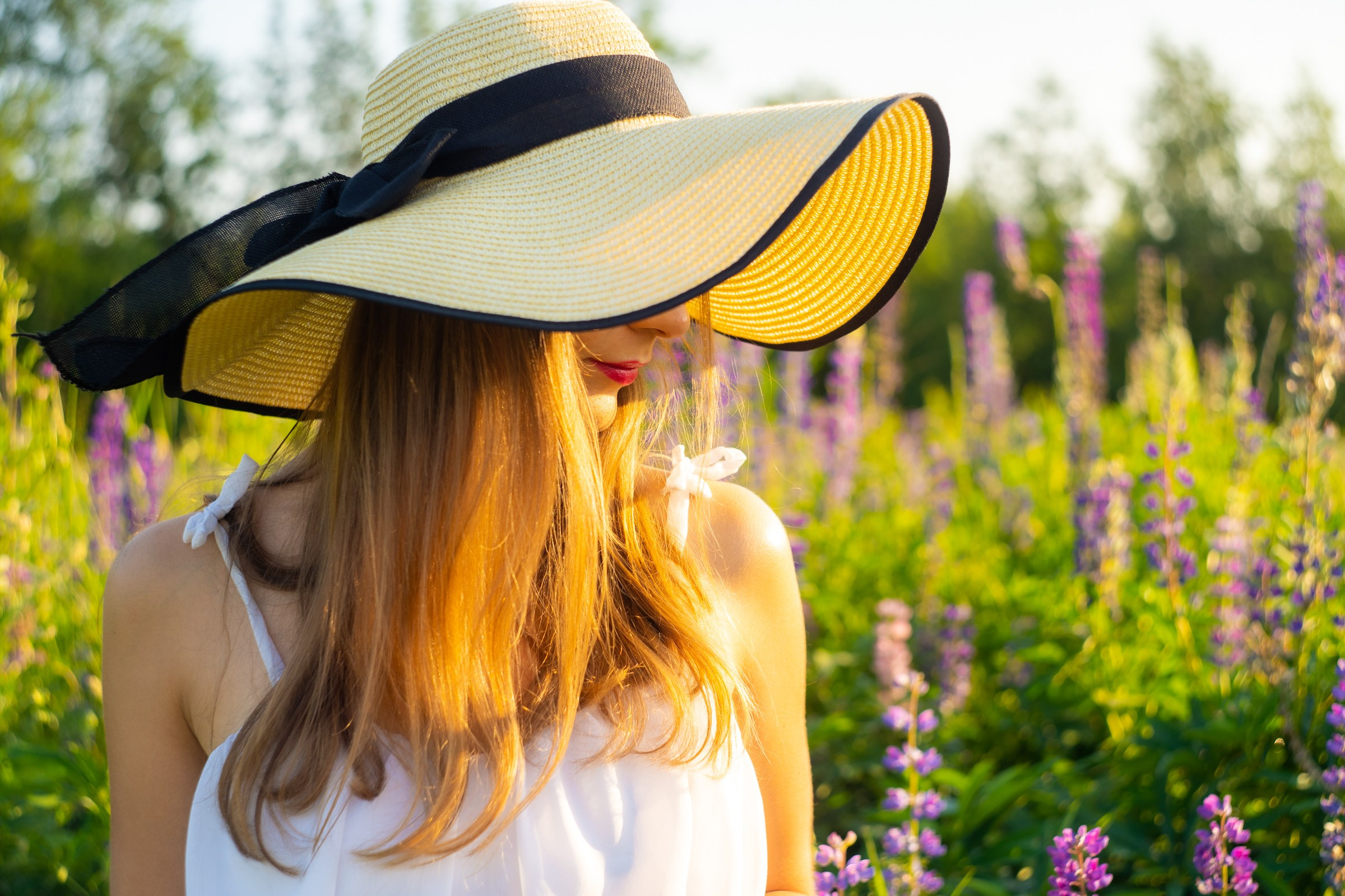 Лиза. Люпины. Портретный фотограф в Санкт-Петербурге Александр Быстрицкий