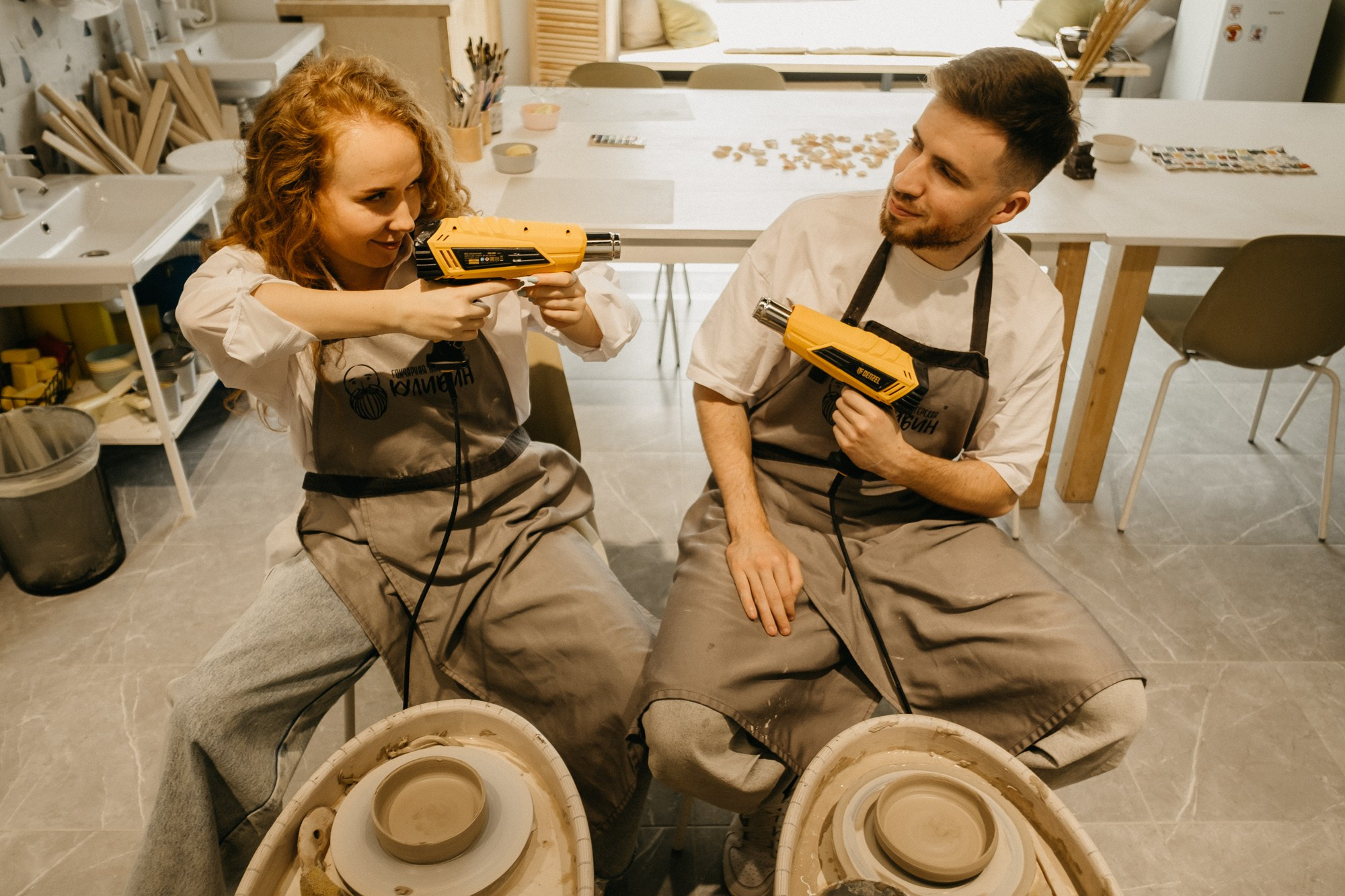В гончарной мастерской. Свадебный фотограф Александра Тюлякова