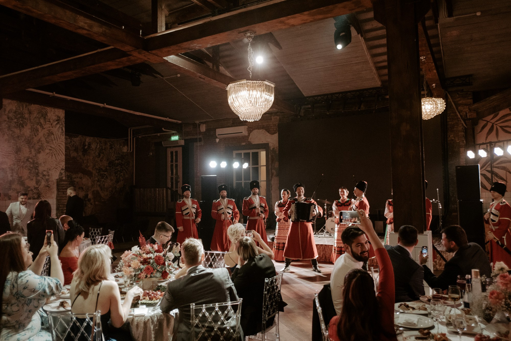 Позовем всех?. Свадебный фотограф Александра Тюлякова