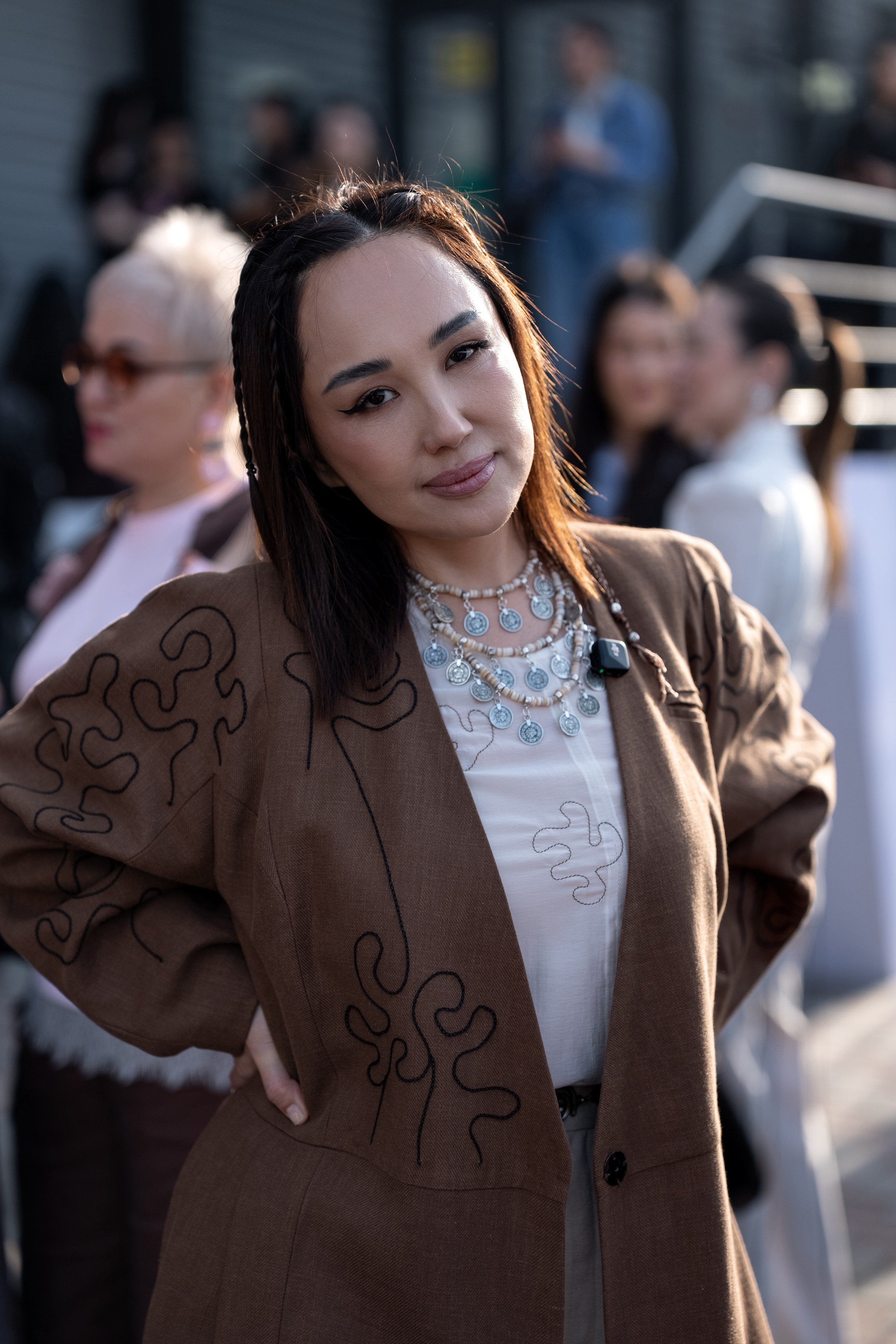 Visa Fashion Week Almaty Pre-Fall 2026 April StreetStyle Day 1. Сайт Алматинского НЮ АРТ, будуар и фэшн фотографа Дениса Карпенко