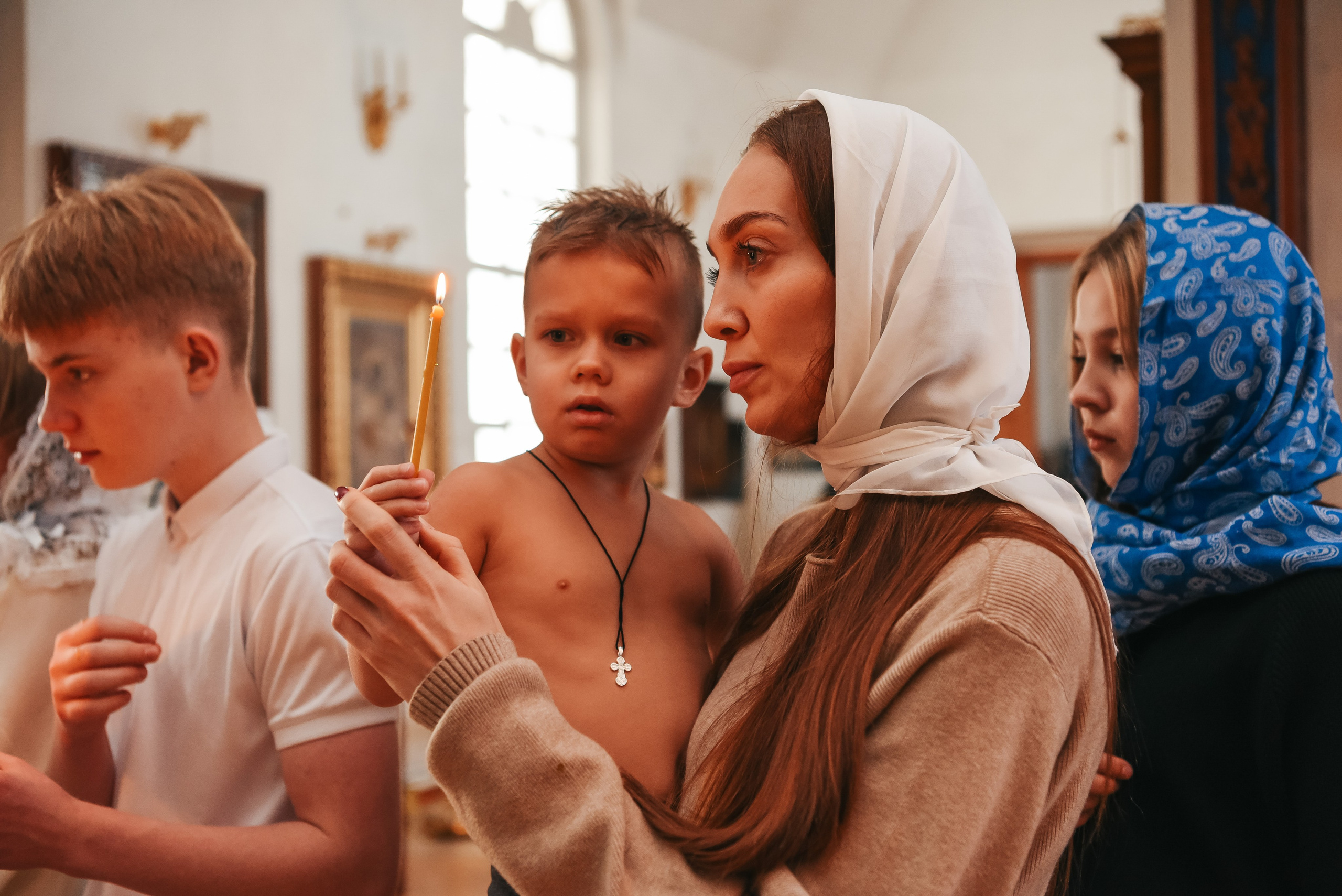 Фотосъемка крещения в Тюмени. Фотограф Анастасия Гурьянова в Тюмени и Ялуторовске
