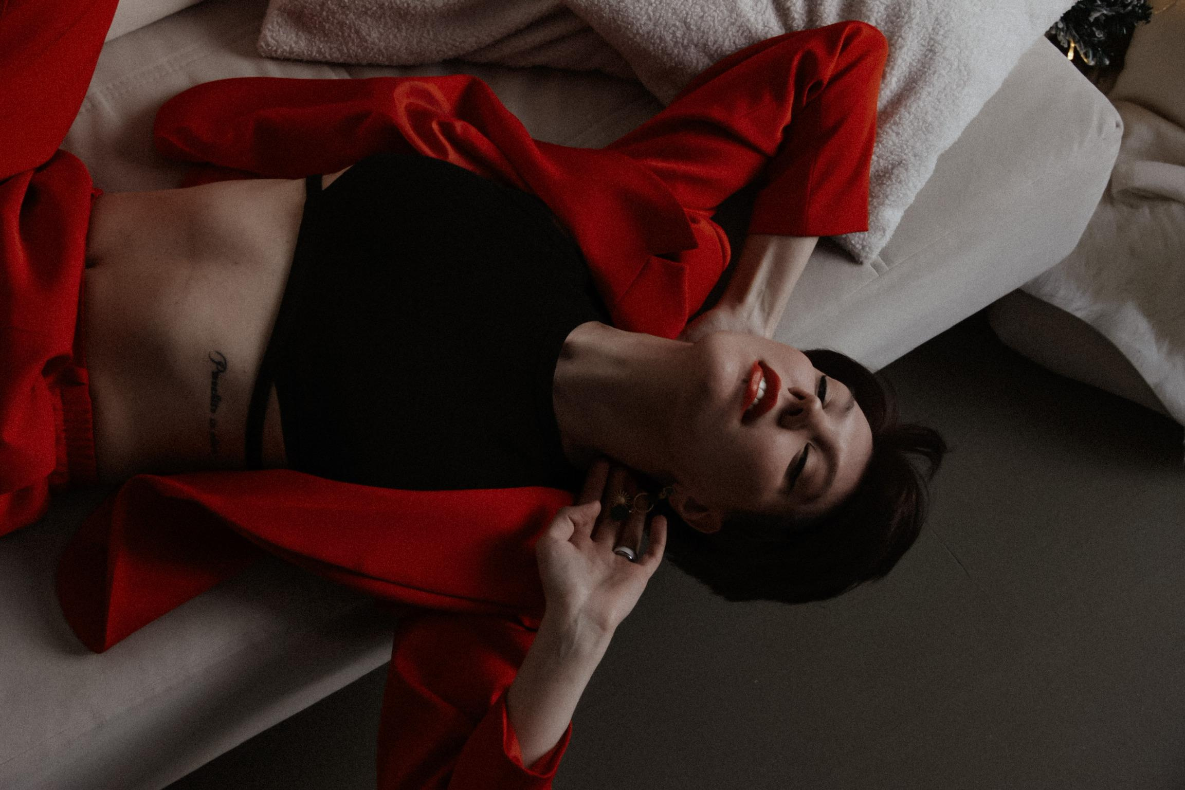 Я Таня. Я фотограф! Провожу студийные, свадебные съемки и фотопрогулки