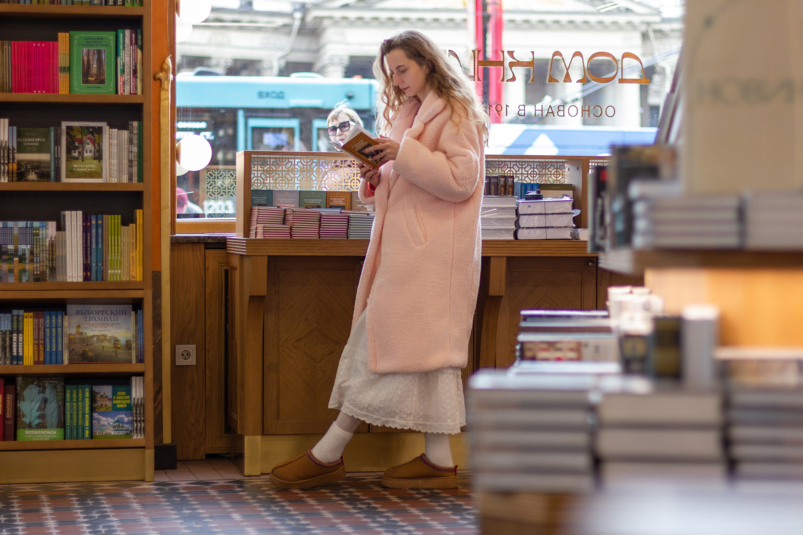 Фотопрогулка по центру Питера с подружками. Портретный и семейный фотограф в Санкт-Петербурге Ульяна Жукова