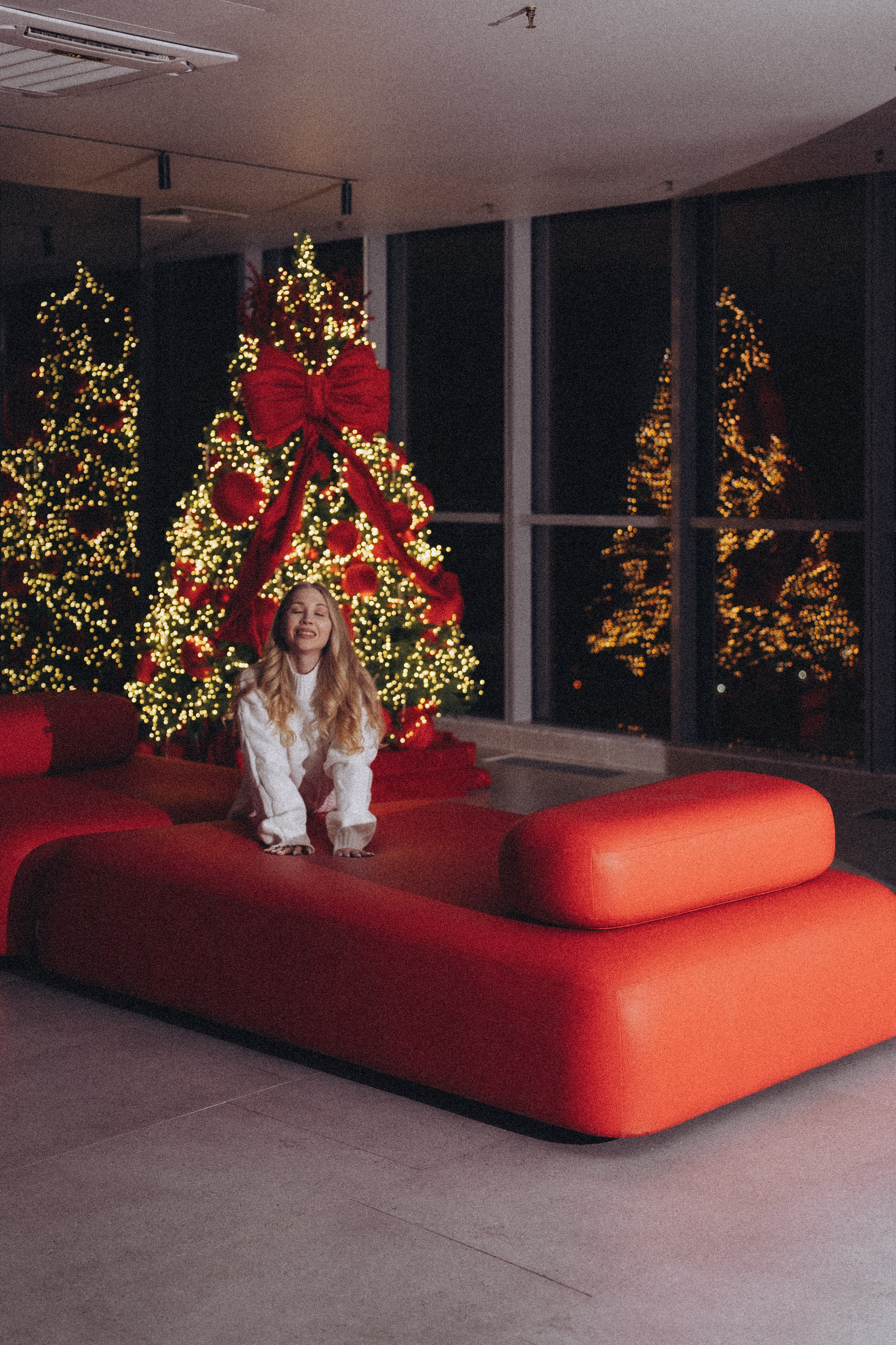 ФОТОСЕССИЯ К НОВОМУ ГОДУ В СТУДИИ С ЕЛОЧКОЙ КРАСИВЫЙ ОБРАЗ. Профессиональный фотограф, Санкт-Петербург — Виктория Богомолова