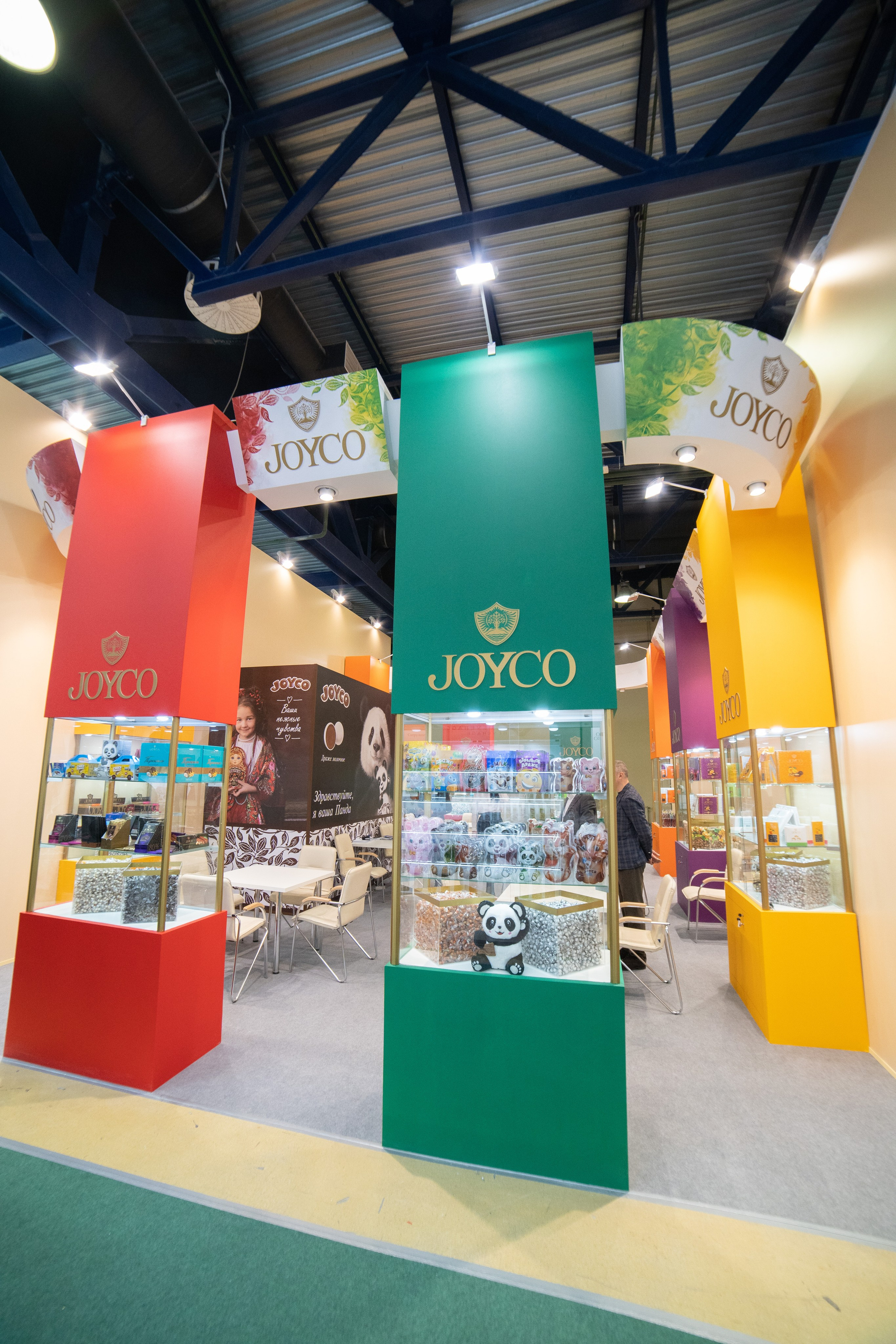 Выставочные стенды. Профессиональный портретный фотограф в Москве Владимир Глаголев