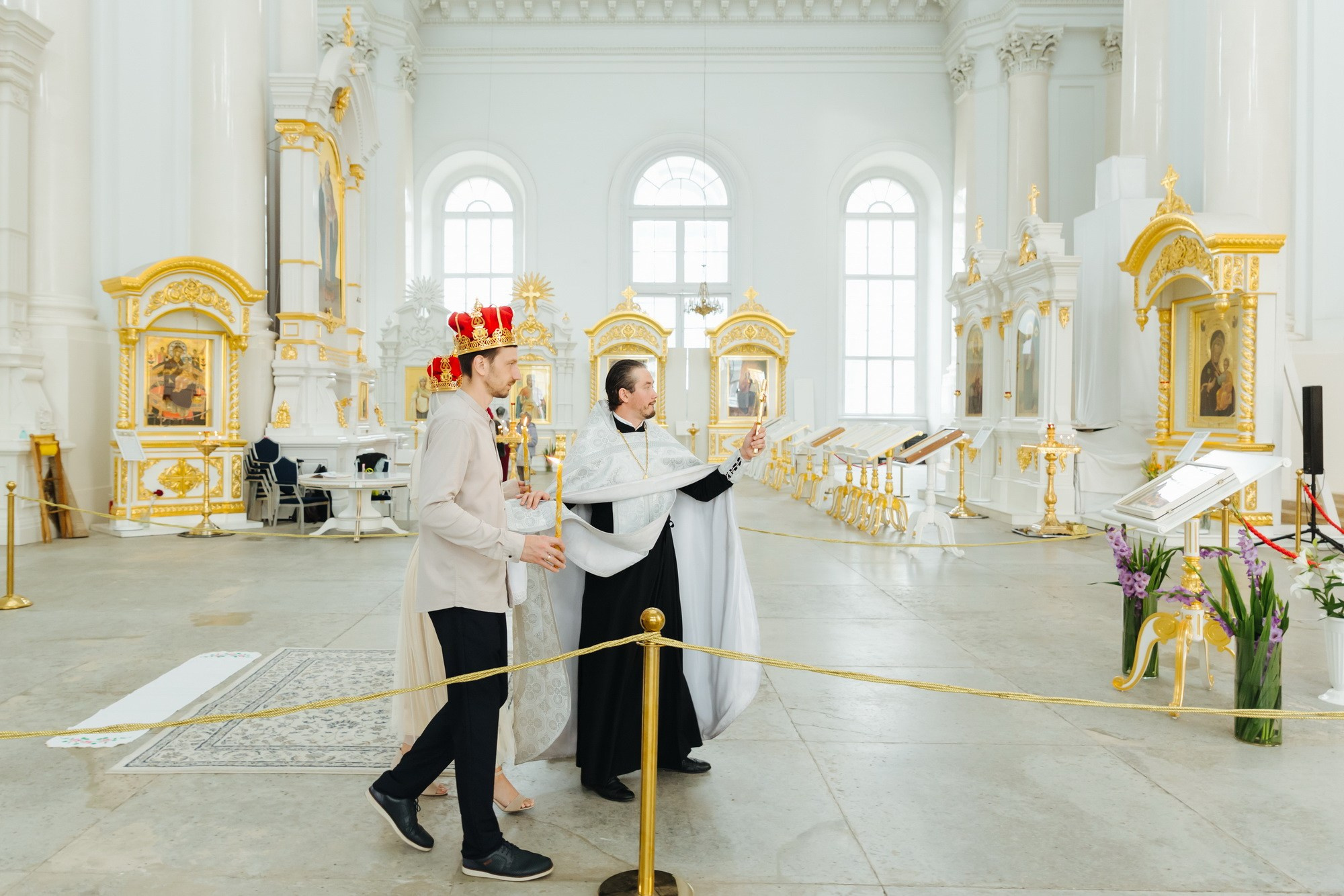 где лучше венчаться спб, смольный собор, сколько стоит венчание, лучший храм церковь для венчания, стоимость венчания в смольном соборе, фотограф на венчание, обвенчаться в Питере, смольный собор как обвенчаться