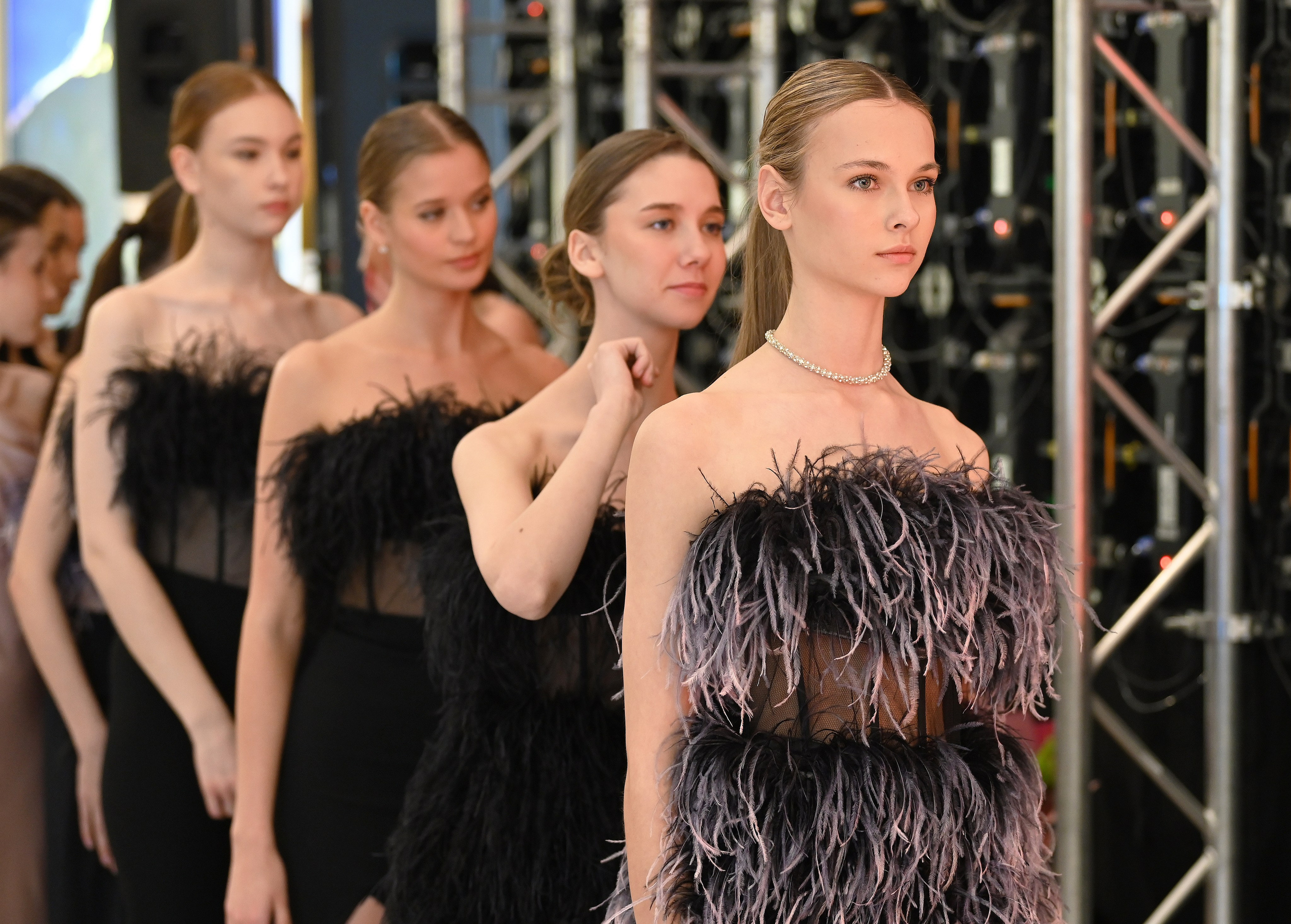 ART | FASHION | PODIUMS |SHOW