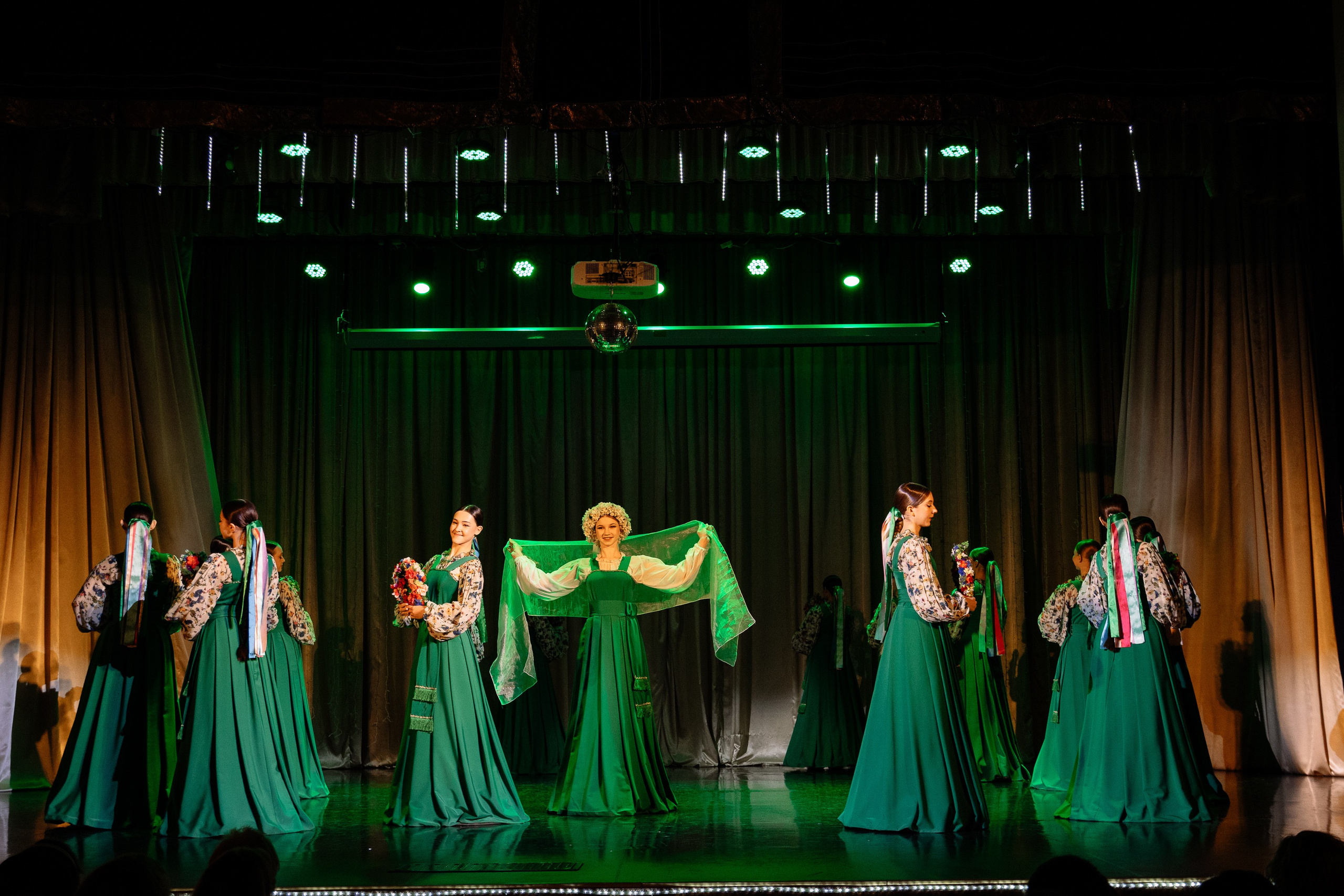 Сибирские узоры ДК Ефремова. Фотограф Юлия Мальцева