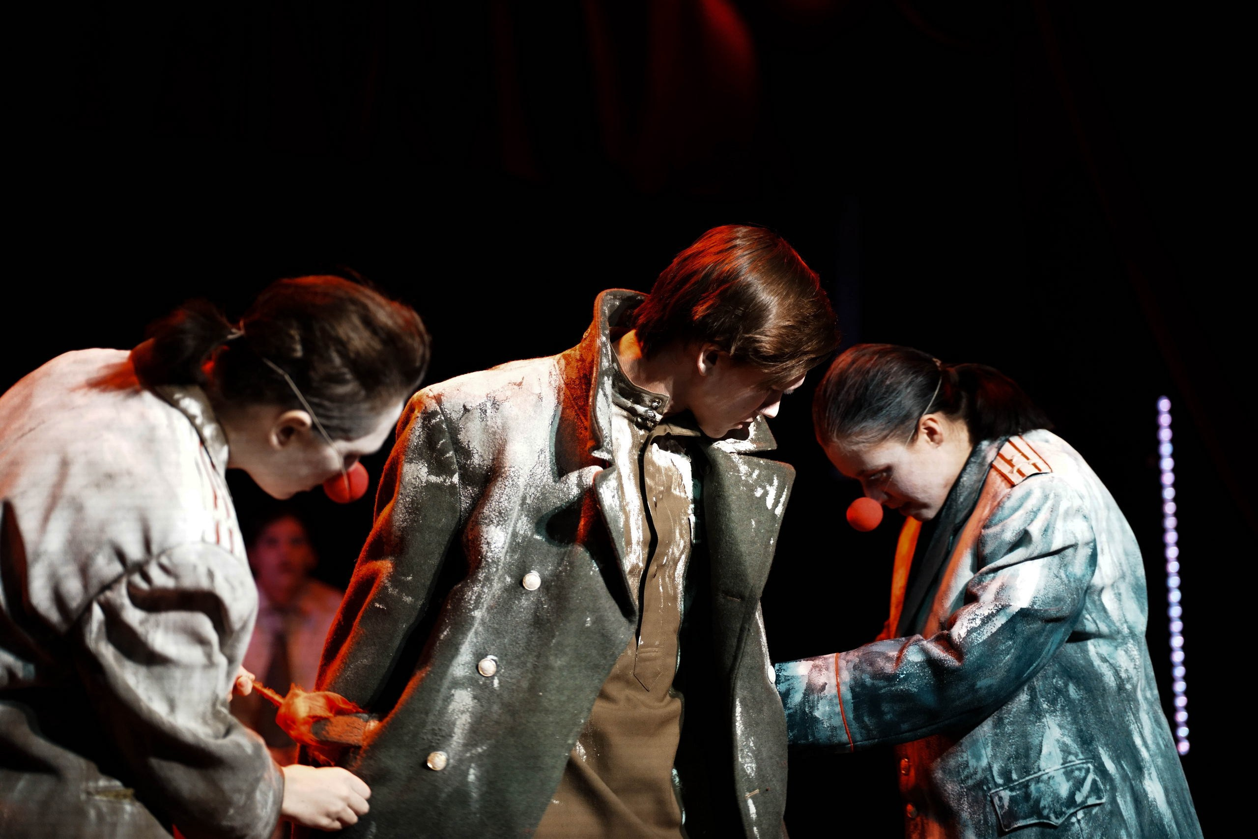 Спектакль «Папа, где ты». Федор Ратчин — фотограф