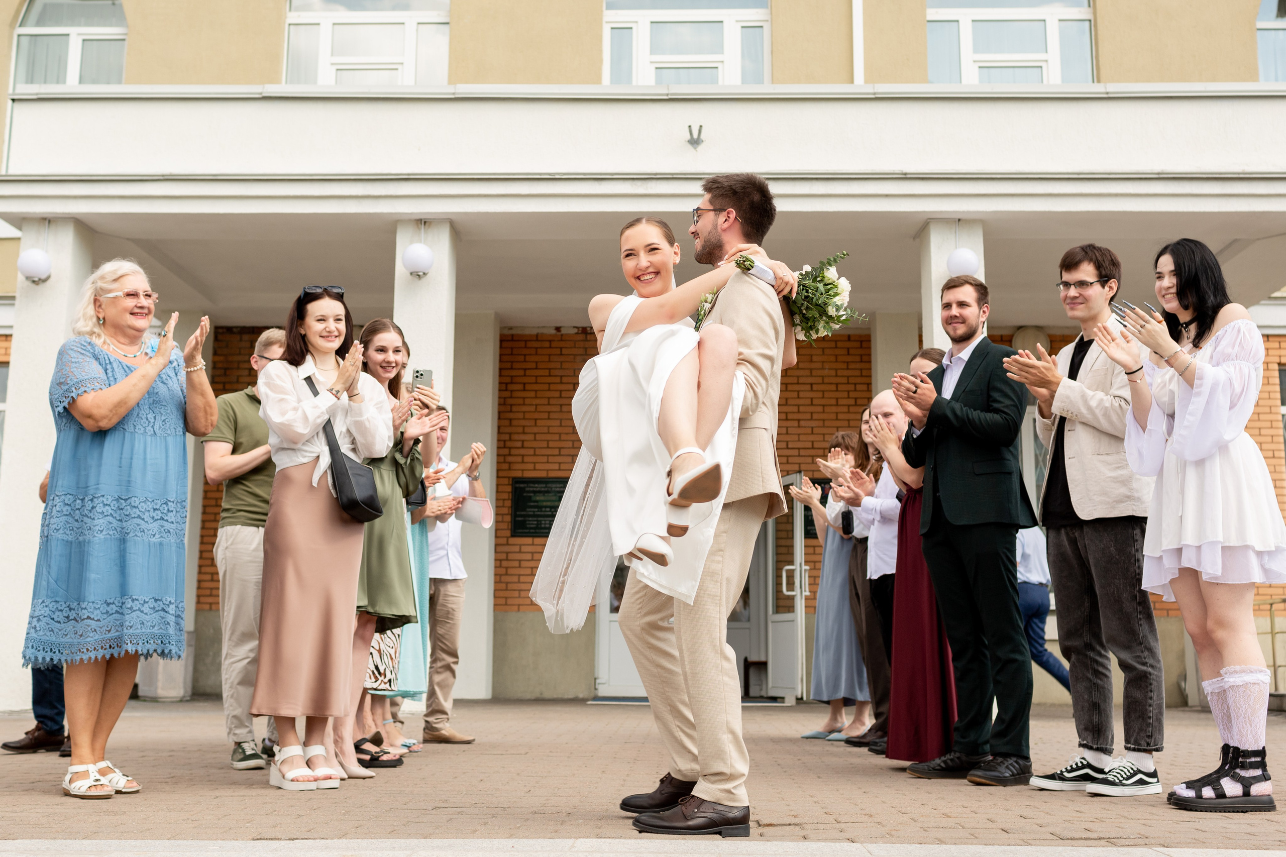 Свадебная фотопрогулка у Лахты. Свадебный фотограф Кирилл Белый