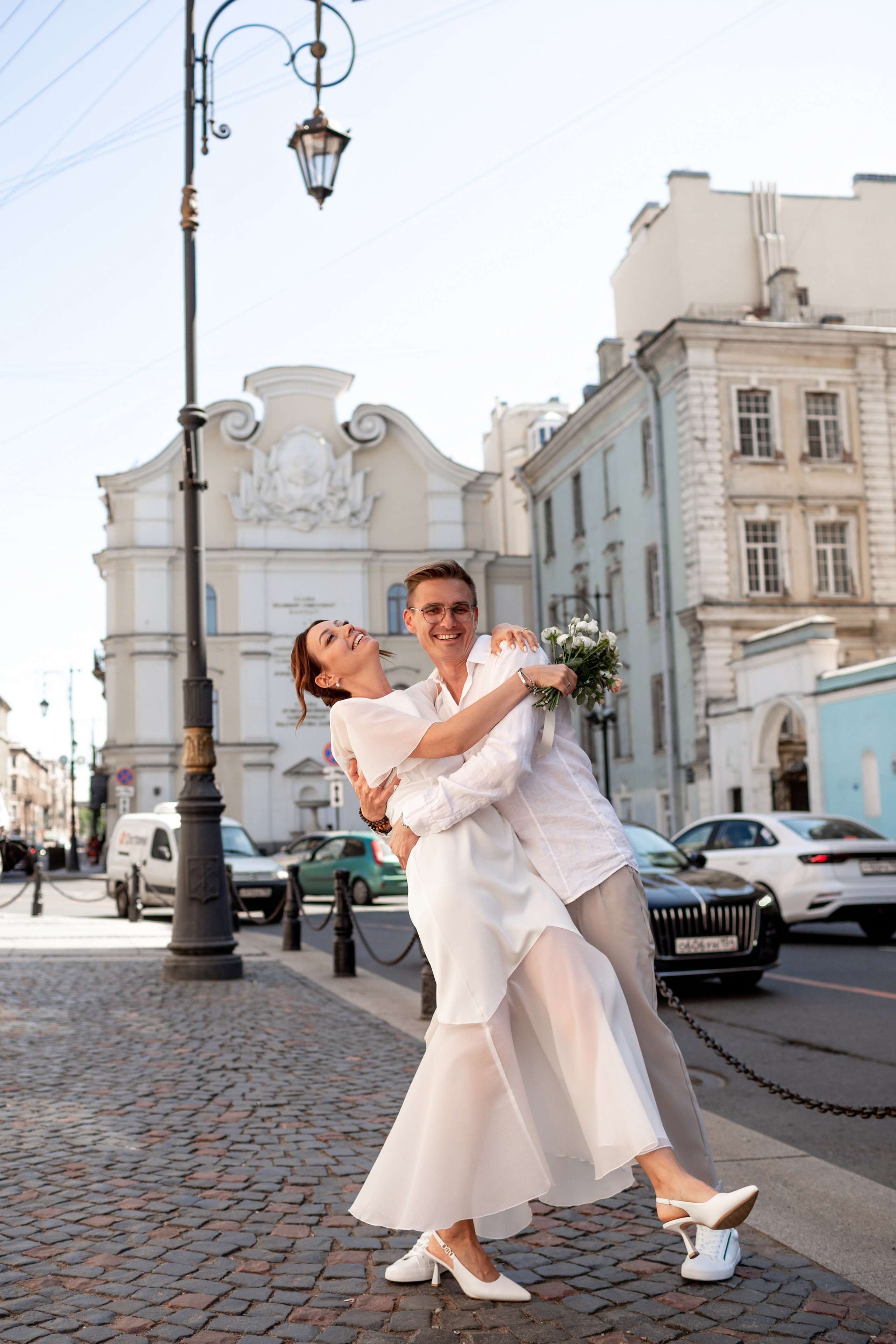Свадебная фотопрогулка по улицам Петербурга. Свадебный фотограф Кирилл Белый