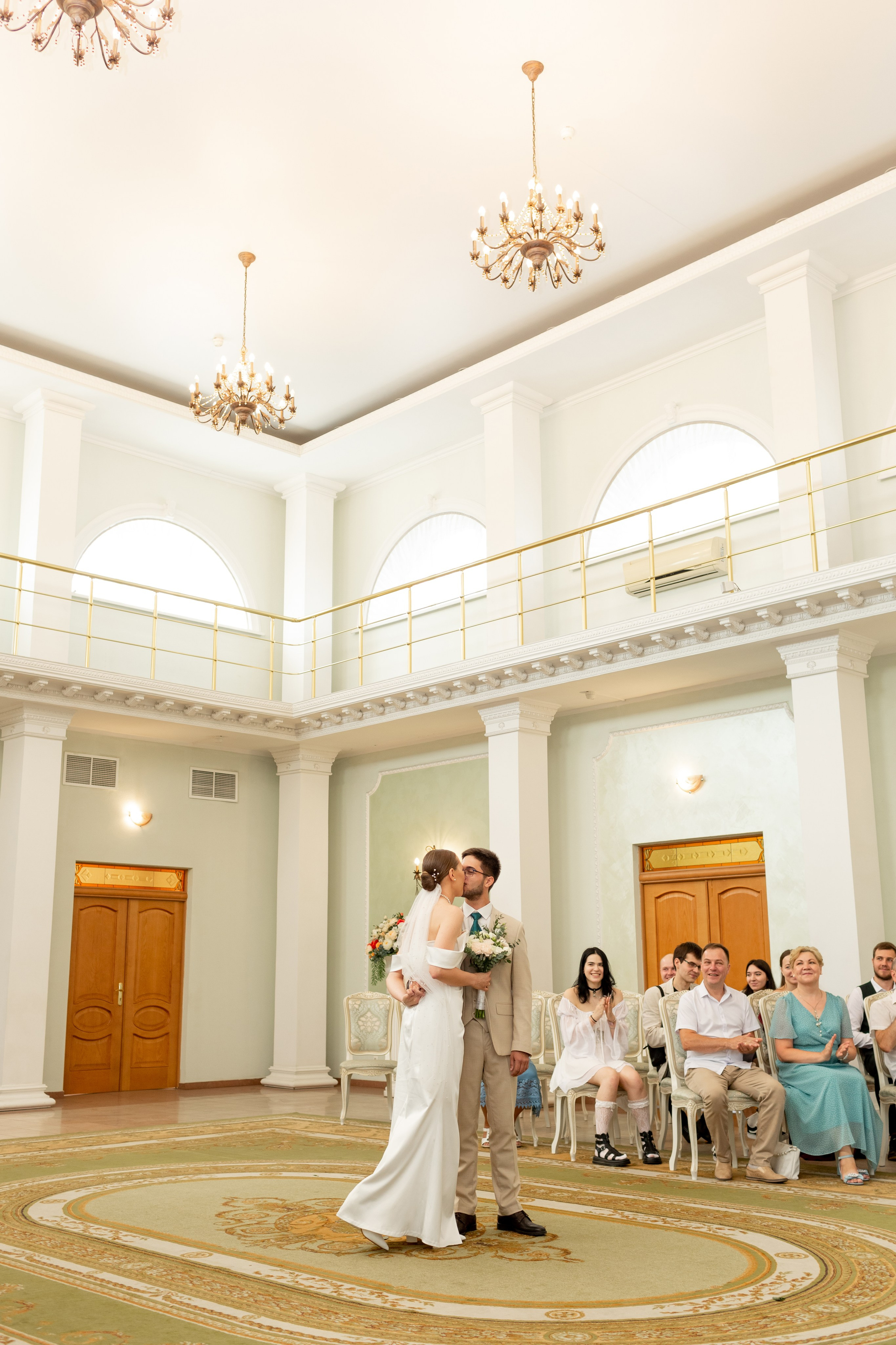 Свадебная фотопрогулка у Лахты. Свадебный фотограф Кирилл Белый