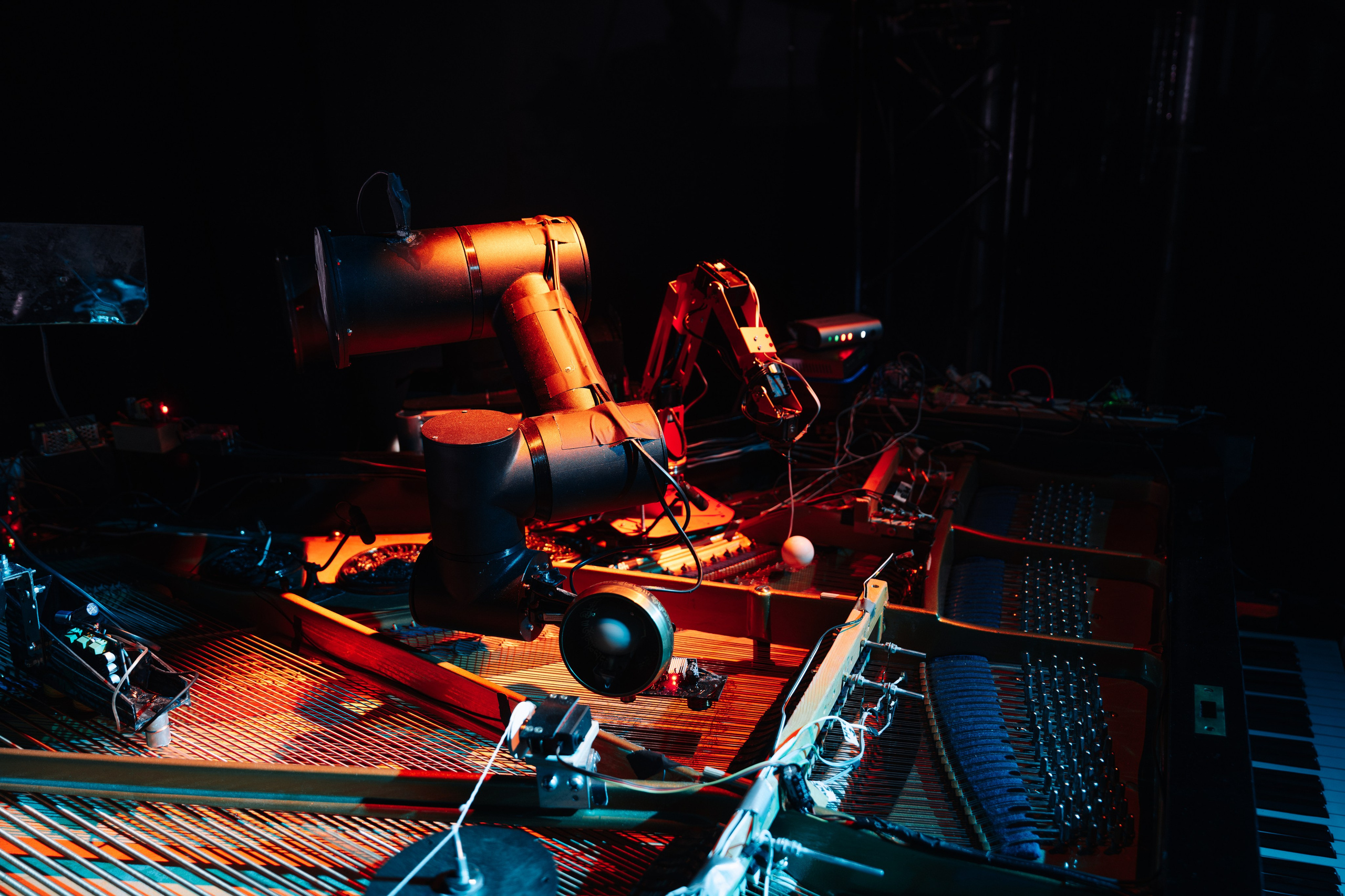 INTERVALS.EXHIBITION. @tomrus: Рустам Шагиморданов — фотограф