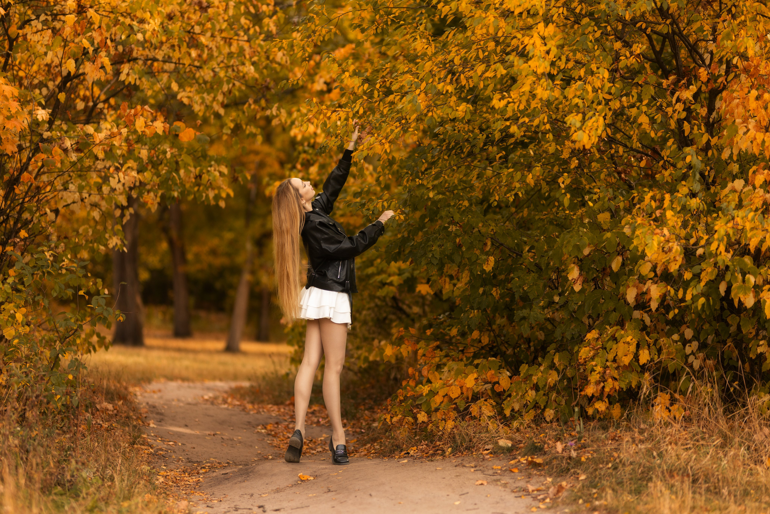 Осенний фотосет с Полиной в парке в формате «Я красивая». Дмитрий Шульгин, портретный фотограф в Воронеже