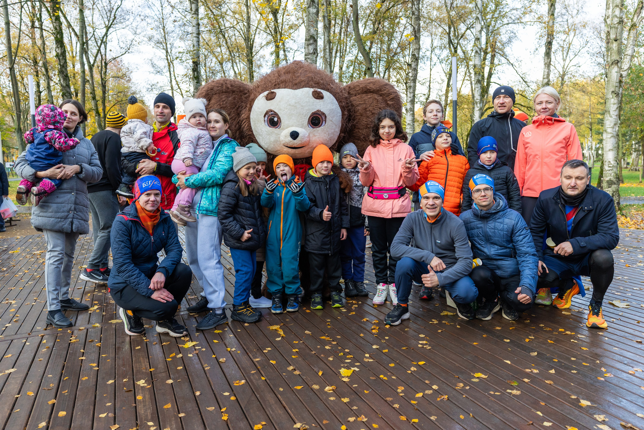 5 вёрст в городском парке Лобня 18.10.25. Фотограф Сергей Ловкий