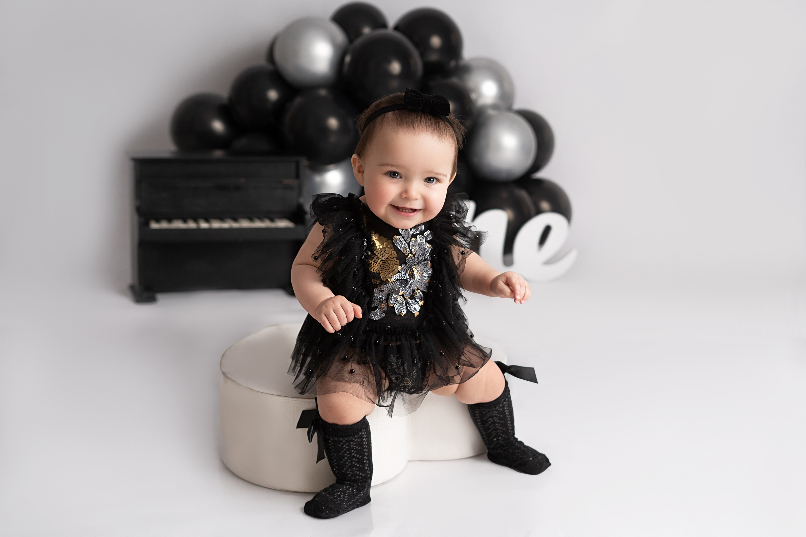 Василиса. Фотограф новорождённых в Минске. Годик под ключ