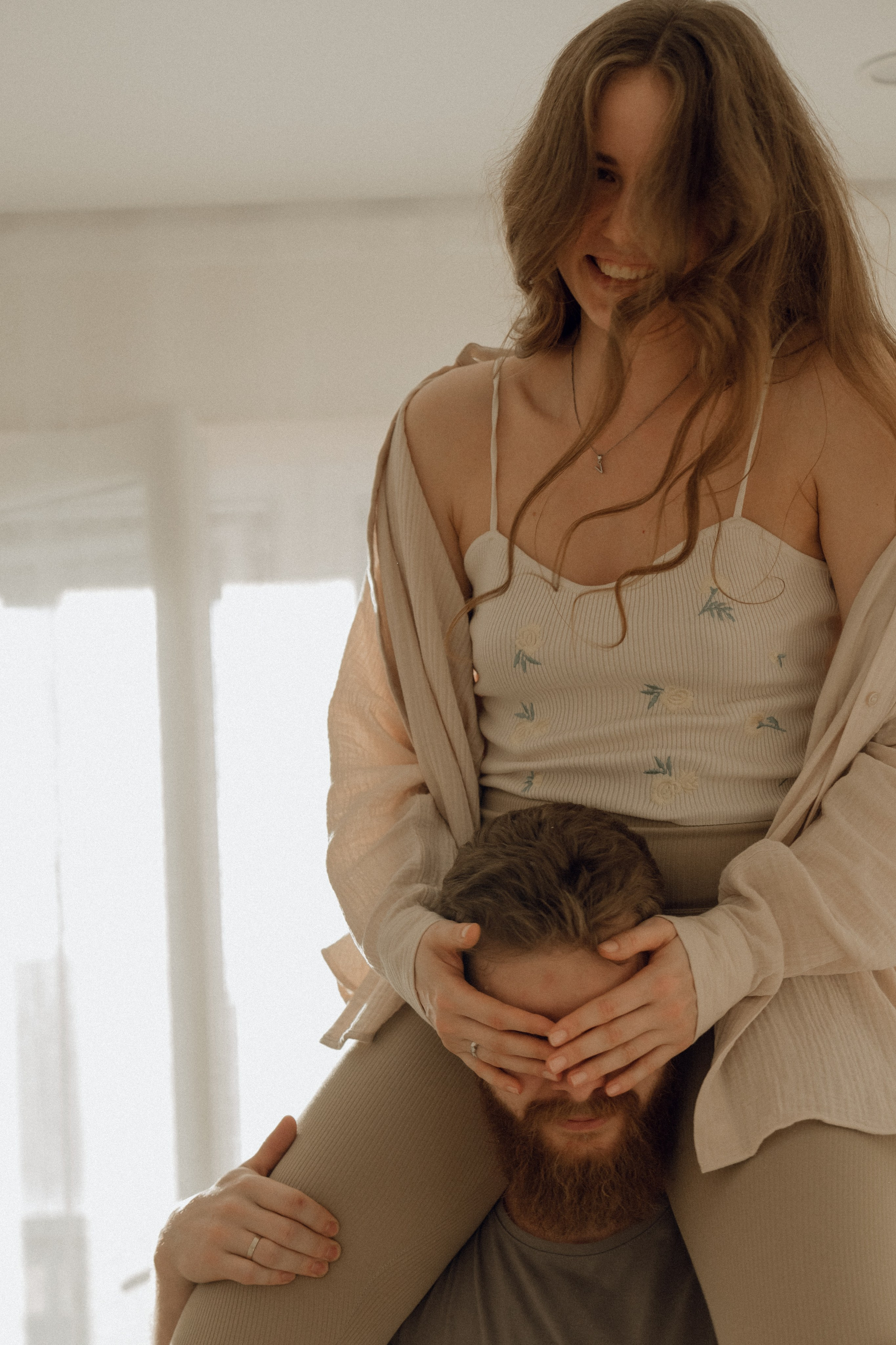 Парная домашняя фотосессия в Архангельске. Портретный и свадебный фотограф в Архангельске Елизавета Стрекаловская