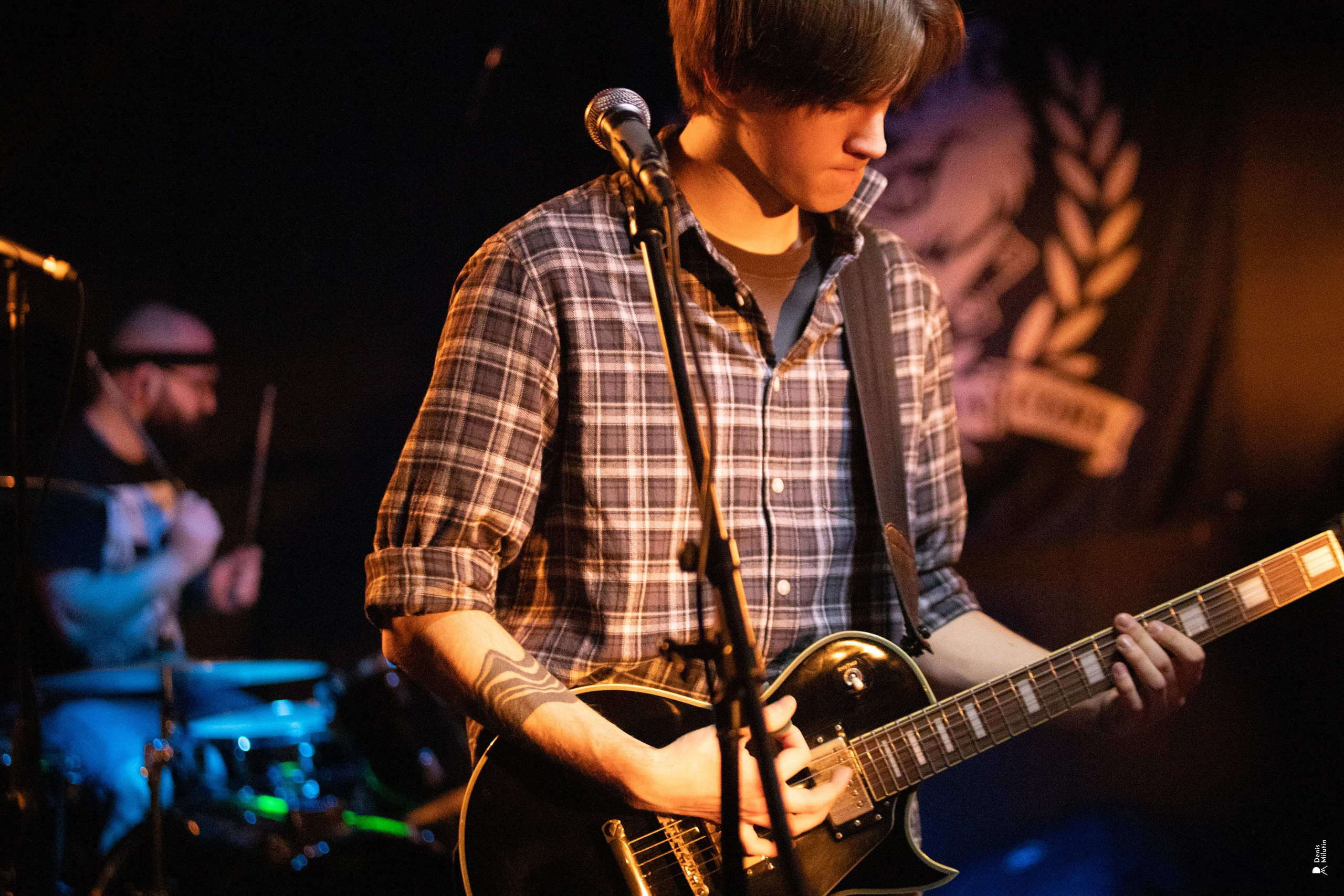 Рядом Ассенизаторы. Портретный фотограф Денис Милютин