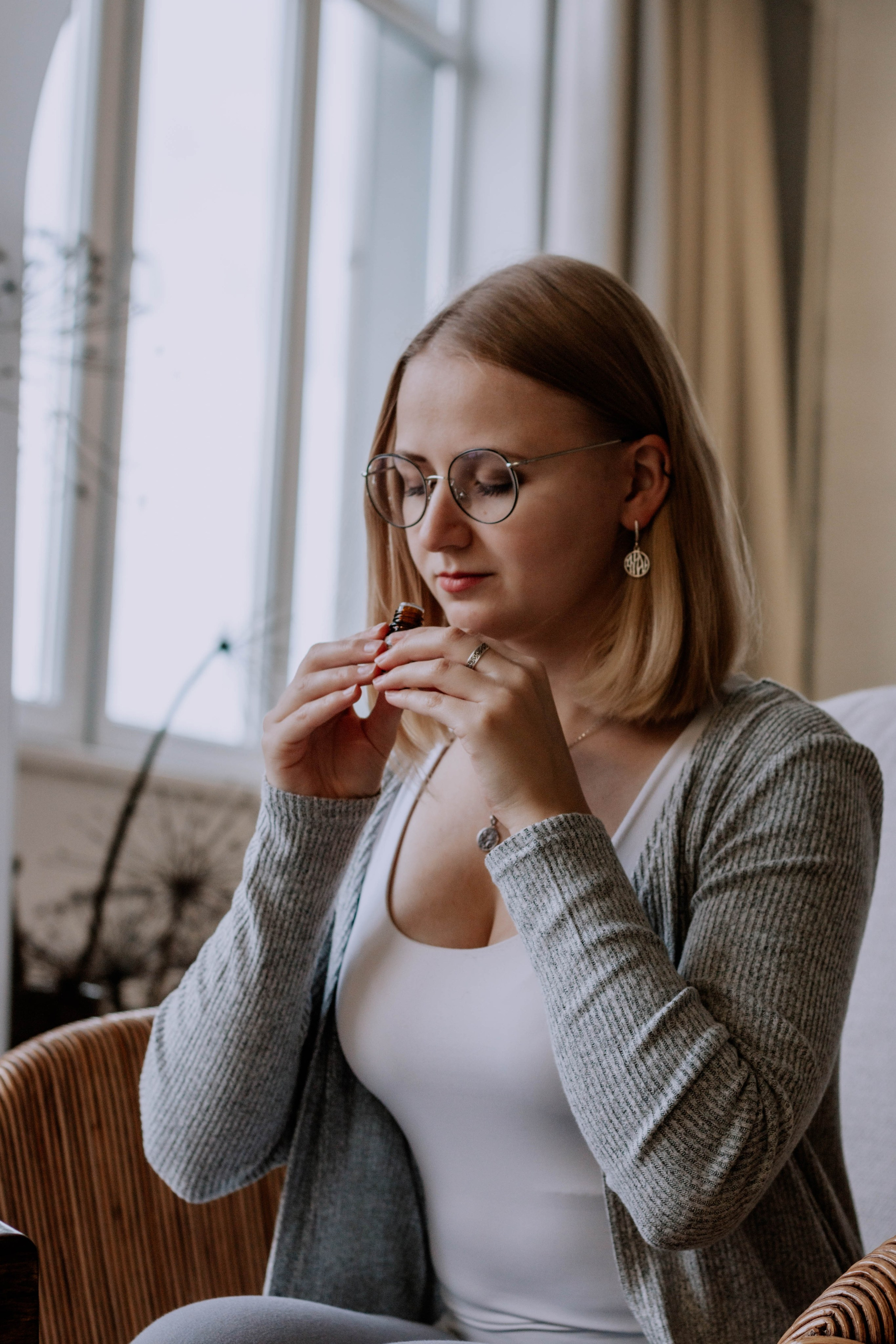 Алиса — Ароматерапевт. Бережно сохраняю ваши чувства и истории на своих фотографиях