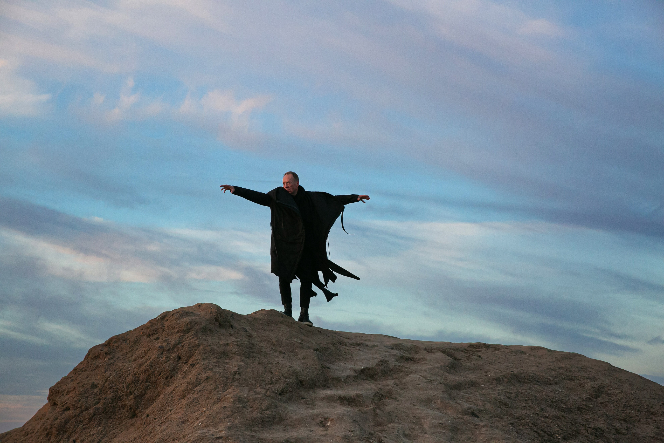 Editorial for multi-brand boutique «ЧОрная икра». АННА ВЕРСО / ANNA VERSO | Визуальный художник / Visual artist