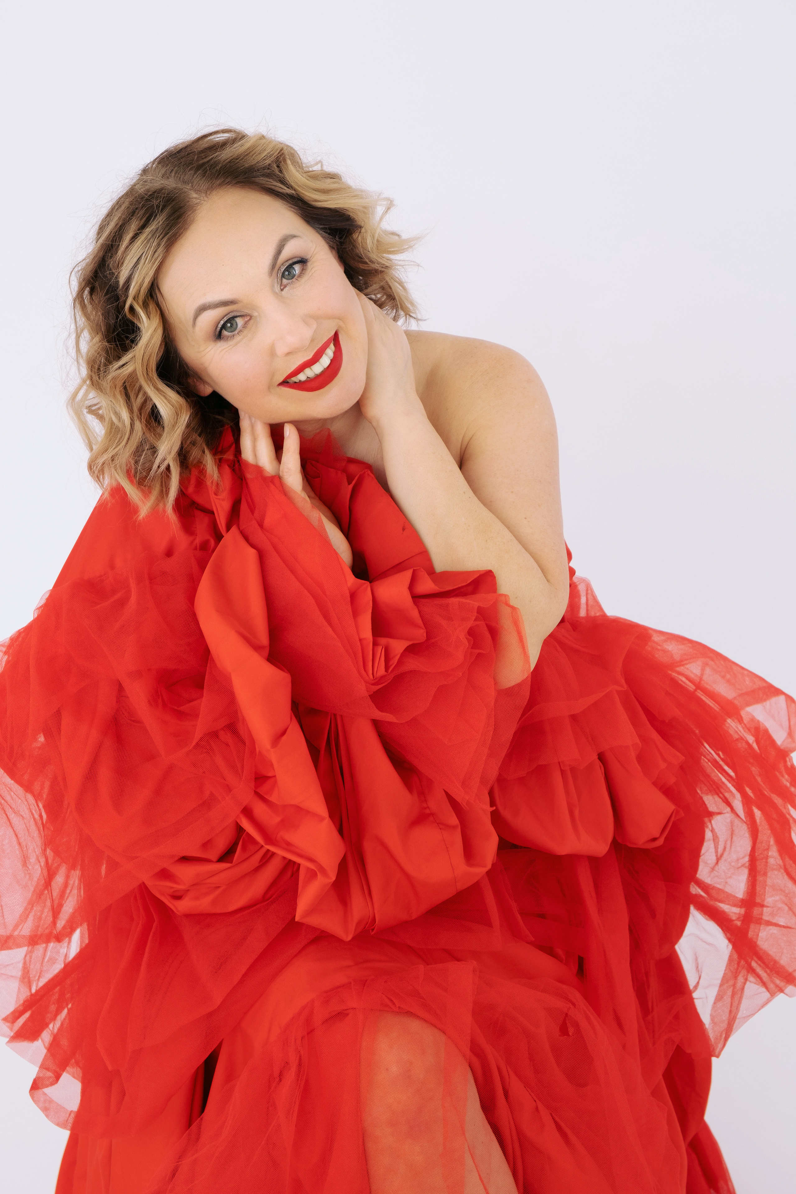 Красное платье и женщины, которые его носят. Фотограф в Москве Ирина Иванова