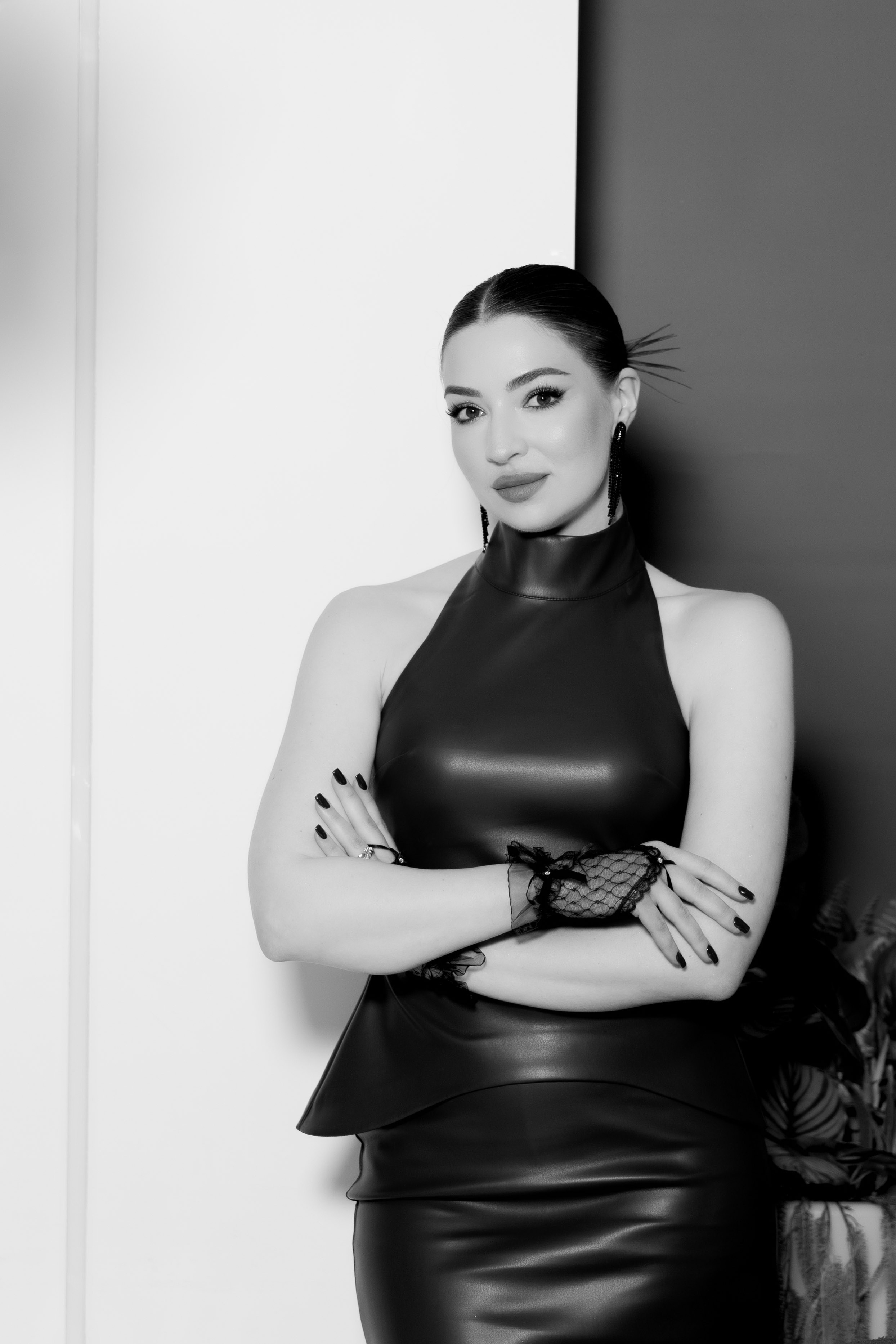 Черное и белое. Профессиональный фотограф и видеооператор