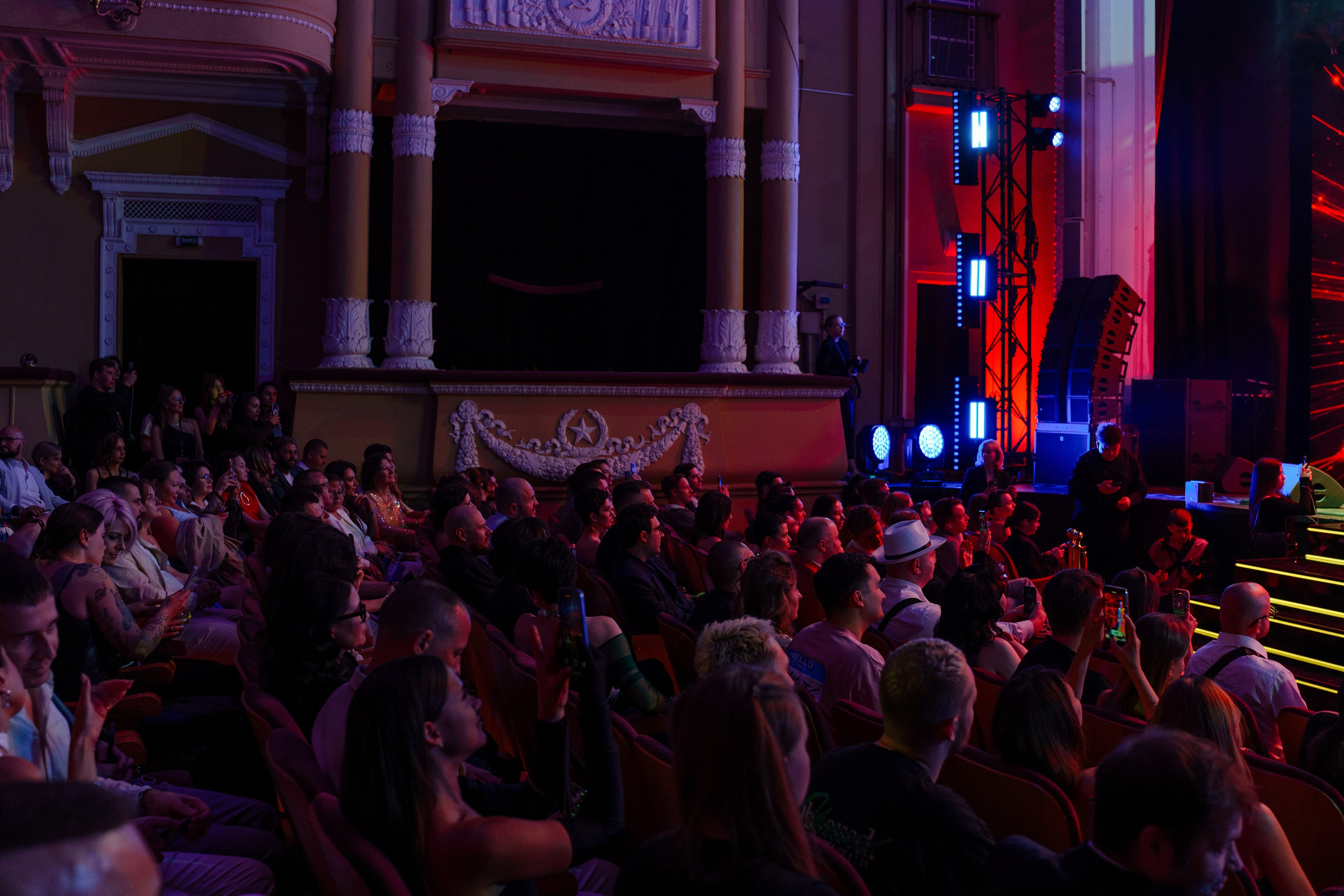 Фотограф репортажный на премию. Репортажный фотограф в Москве Саша Дружинина