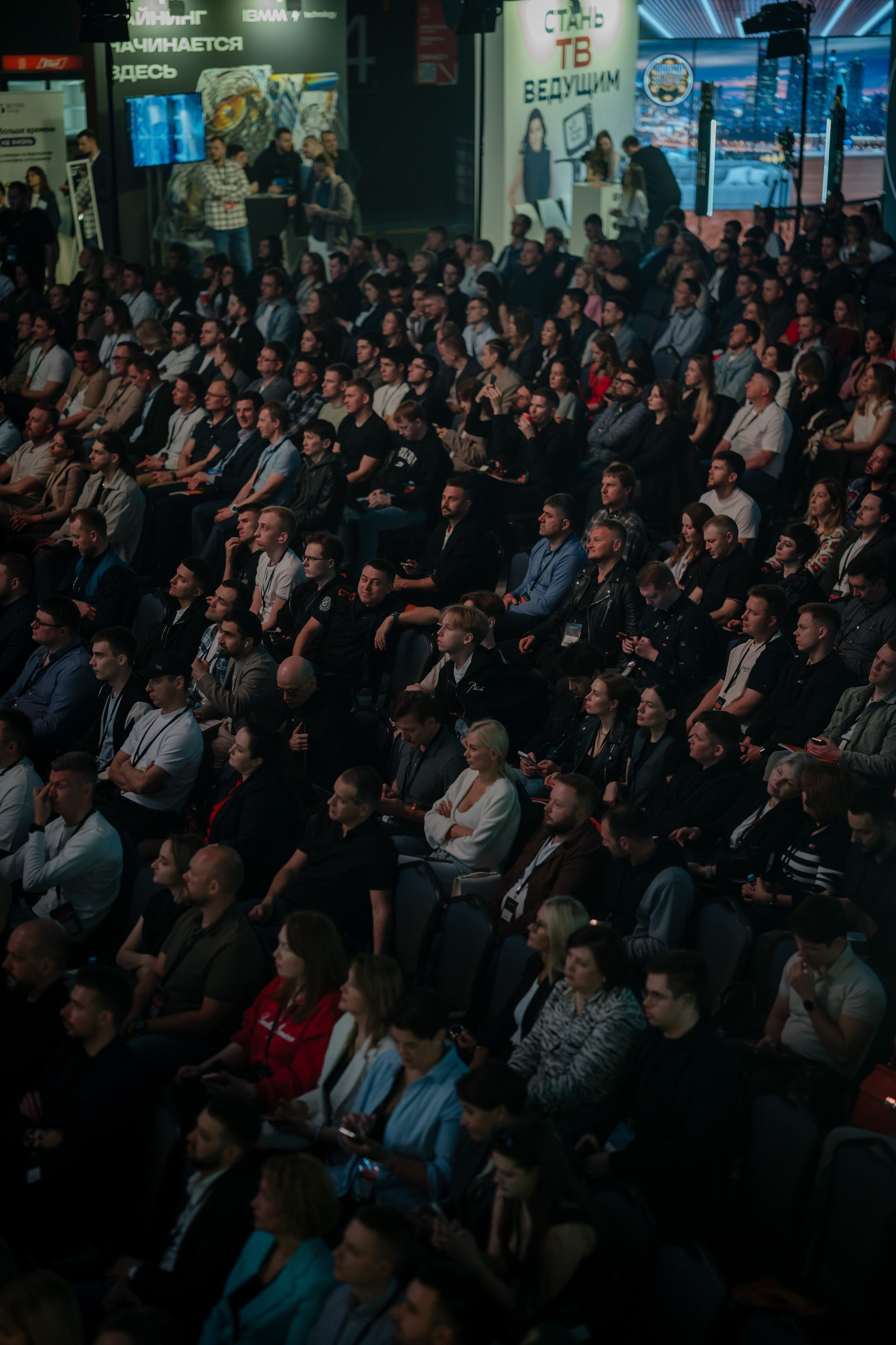 Конференция ОСНОВАТЕЛИ ЛАЙФ в MTS LIVE HALL. Репортажный фотограф в Москве Саша Дружинина