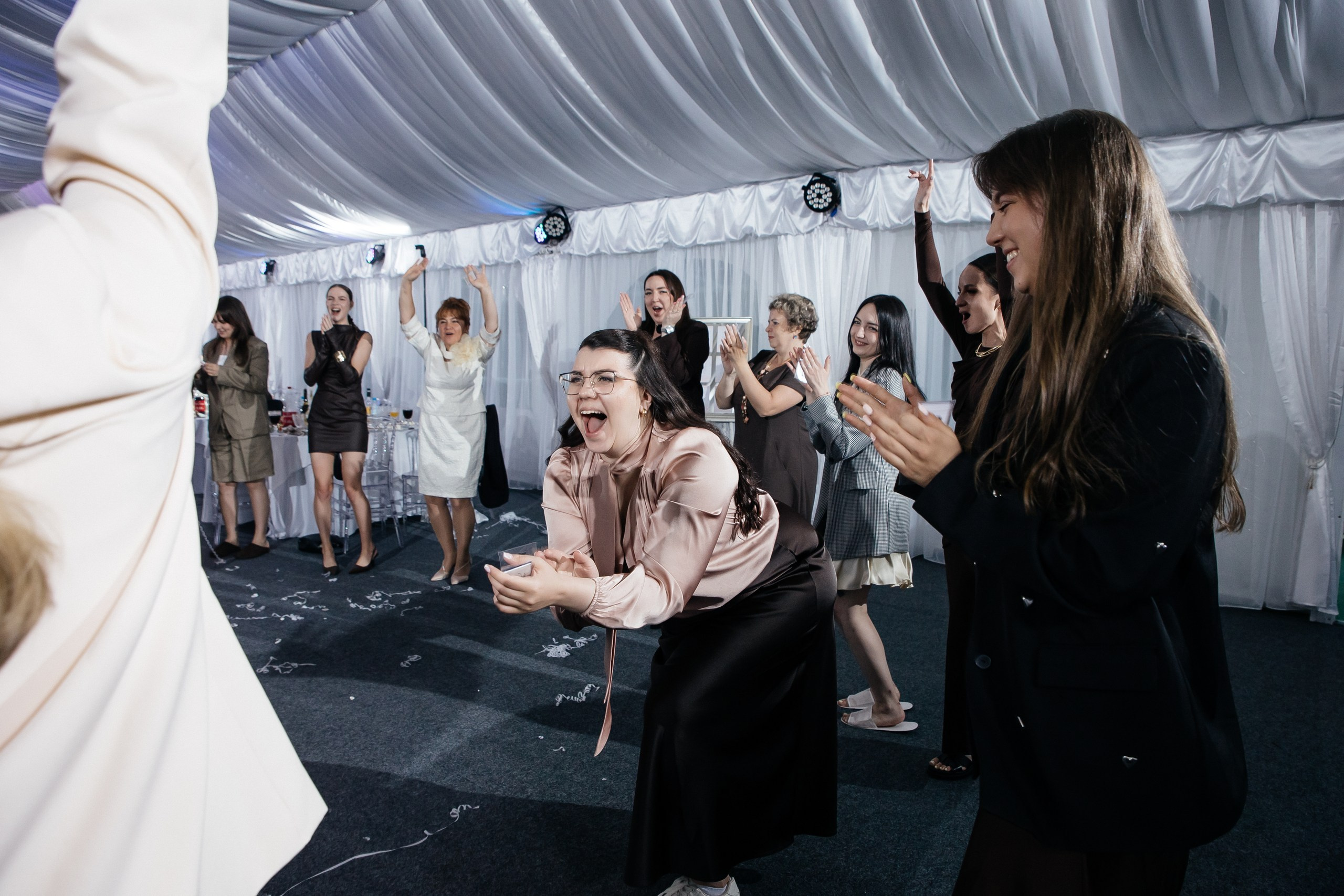 А | А. Любовь, танцы и котики 🐾. Свадебный фотограф Настя Шелл г. Череповец