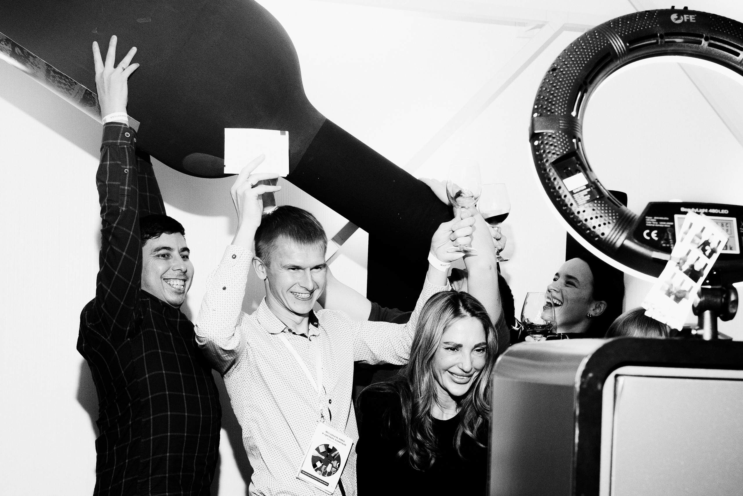 ФЕСТИВАЛЬ ВИНА И КРЕПКИХ НАПИТКОВ МАВТ-ВИНОТЕКА. Репортажный фотограф Зуев Роман г. Челябинск