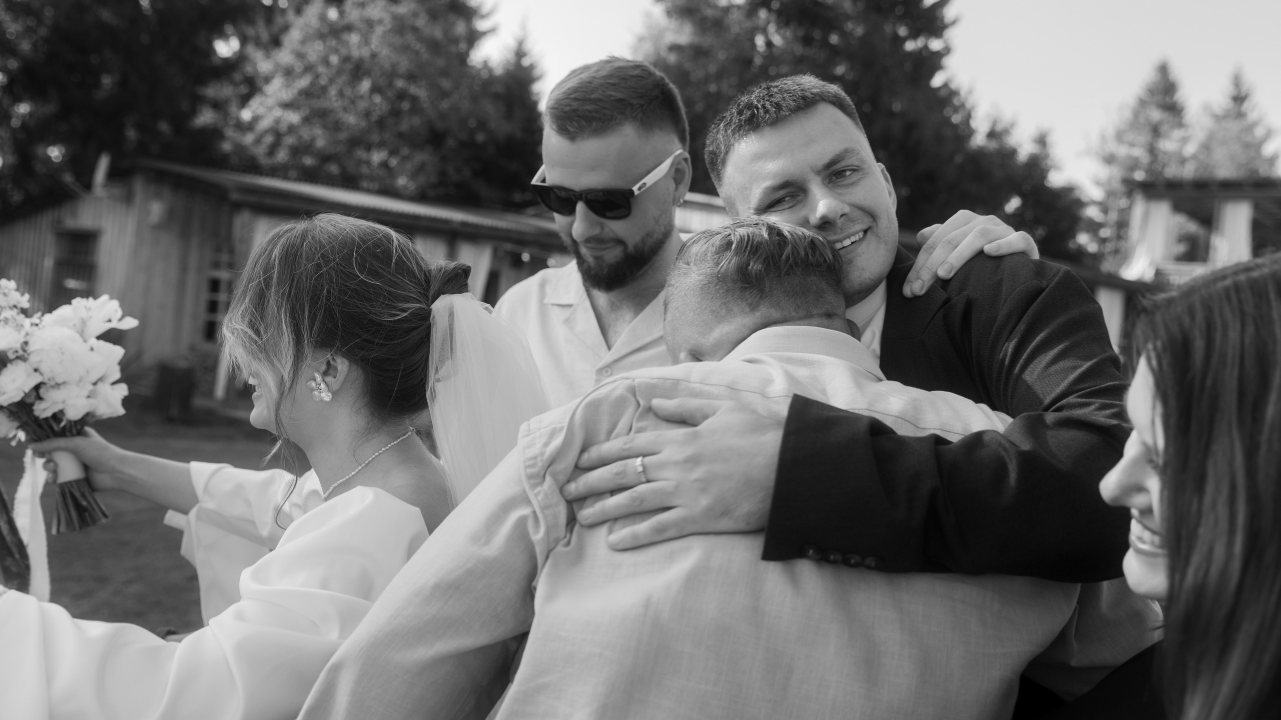 Алиса и Слава, роспись в Москве и вечеринка на природе, подальше от города. Фотограф в Москве Екатерина Черненко