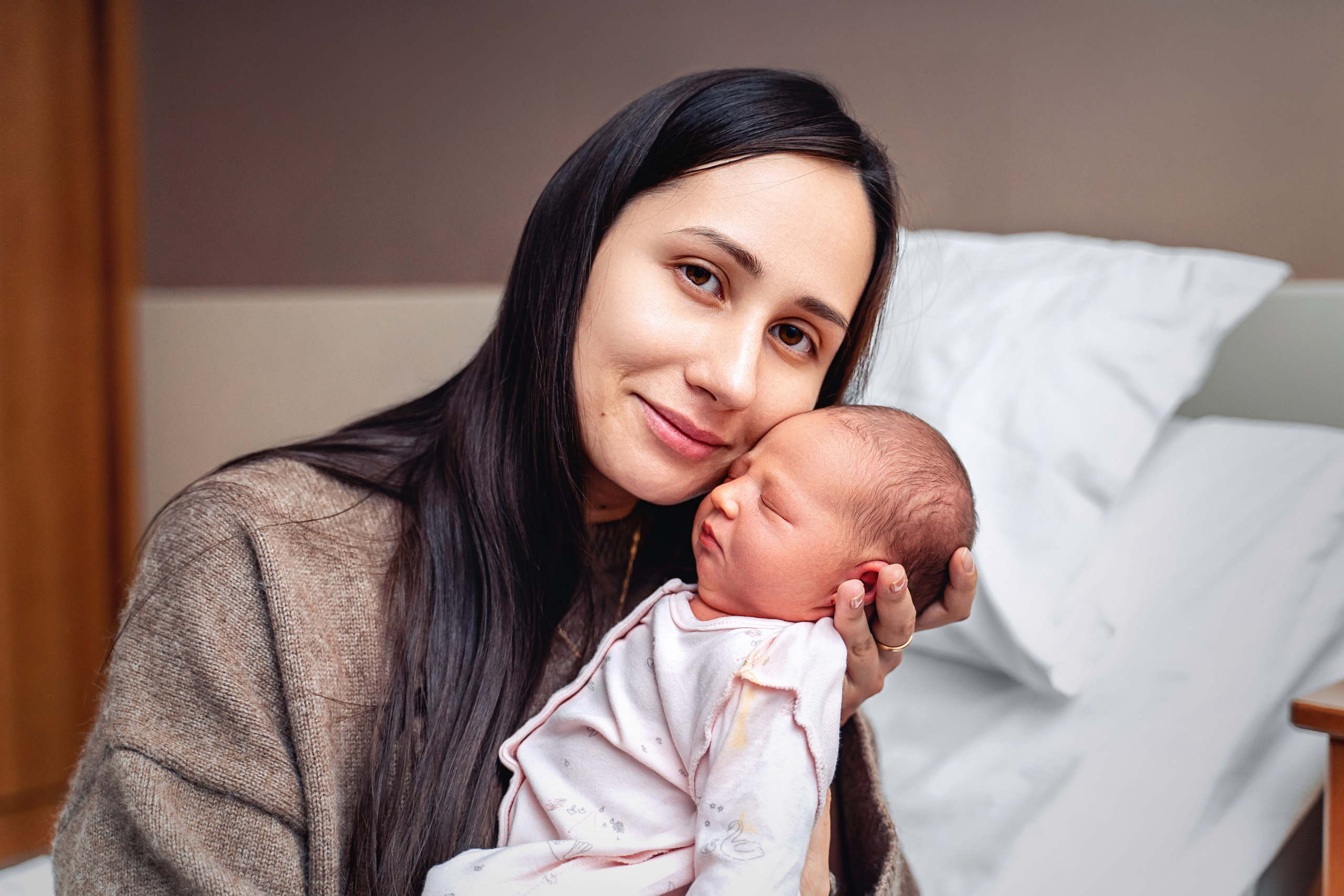 Выписка из роддома Лапино. Фотограф на выписку из роддома Москва. Фотограф \ Видеограф на Крещение, Венчание Москва| Семейные съемки
