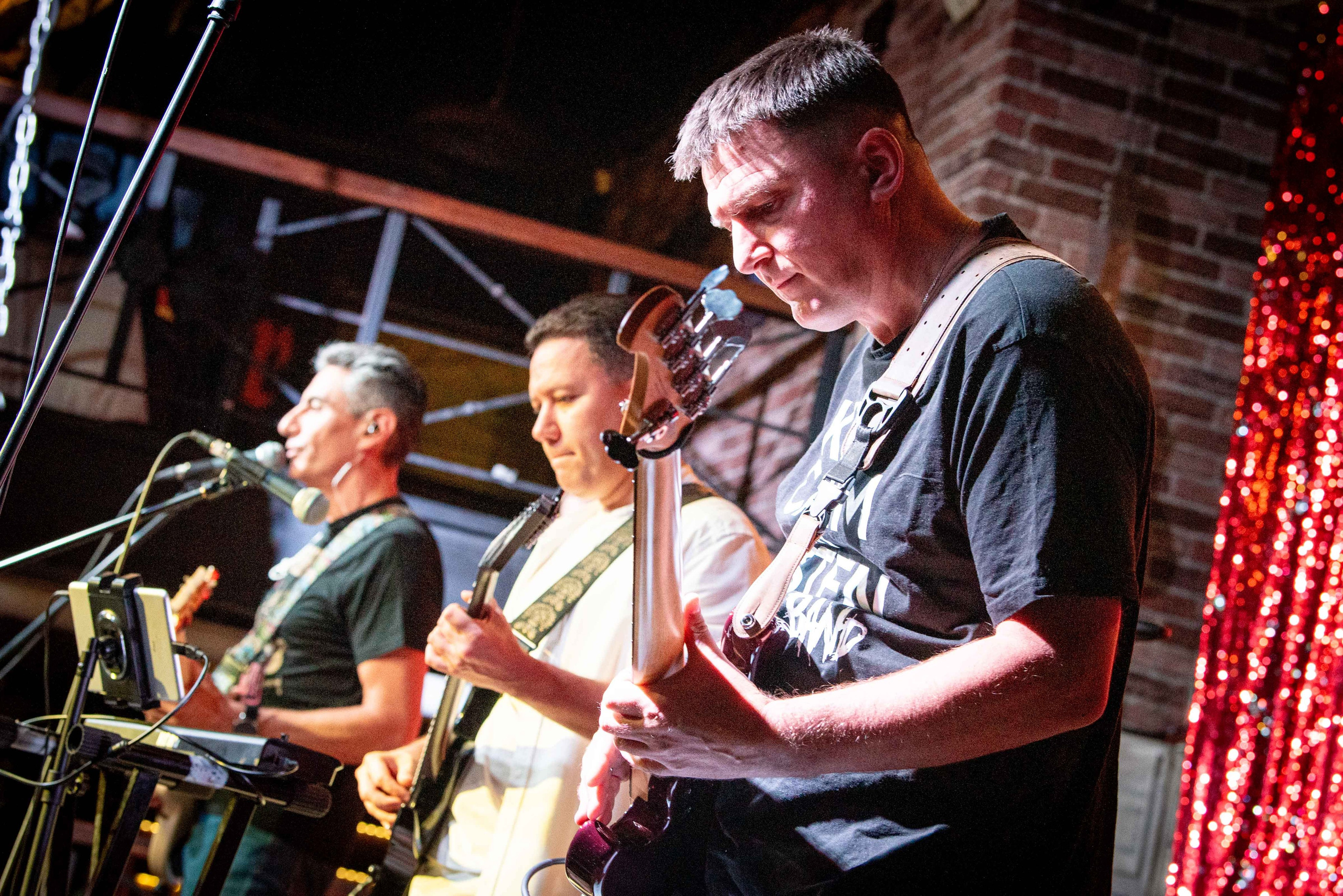 LifePub 16.12.2024. Московская кавер-группа BankBand